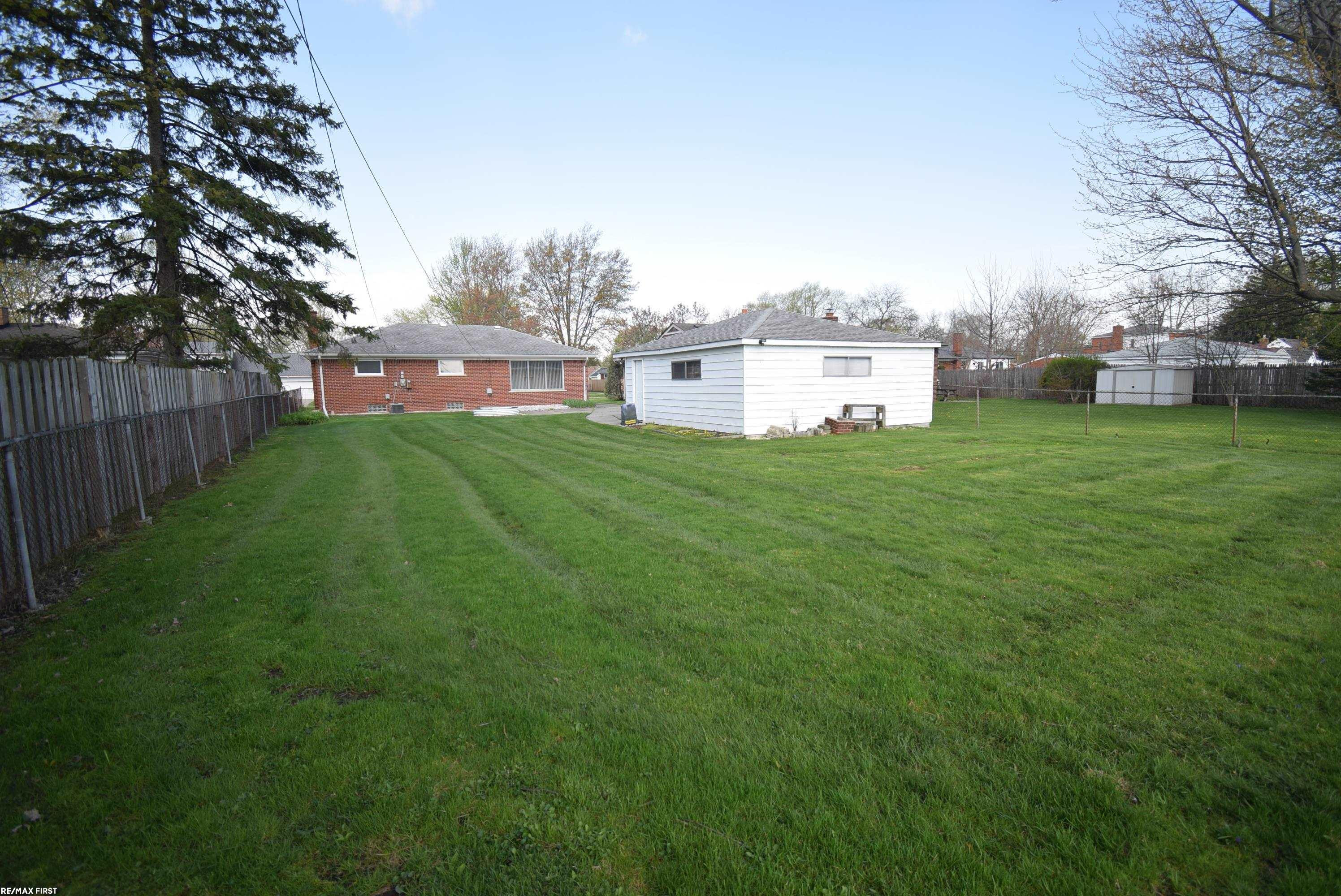 30112 Gloria Street, Saint Clair Shores, MI 48082 — Photo 27