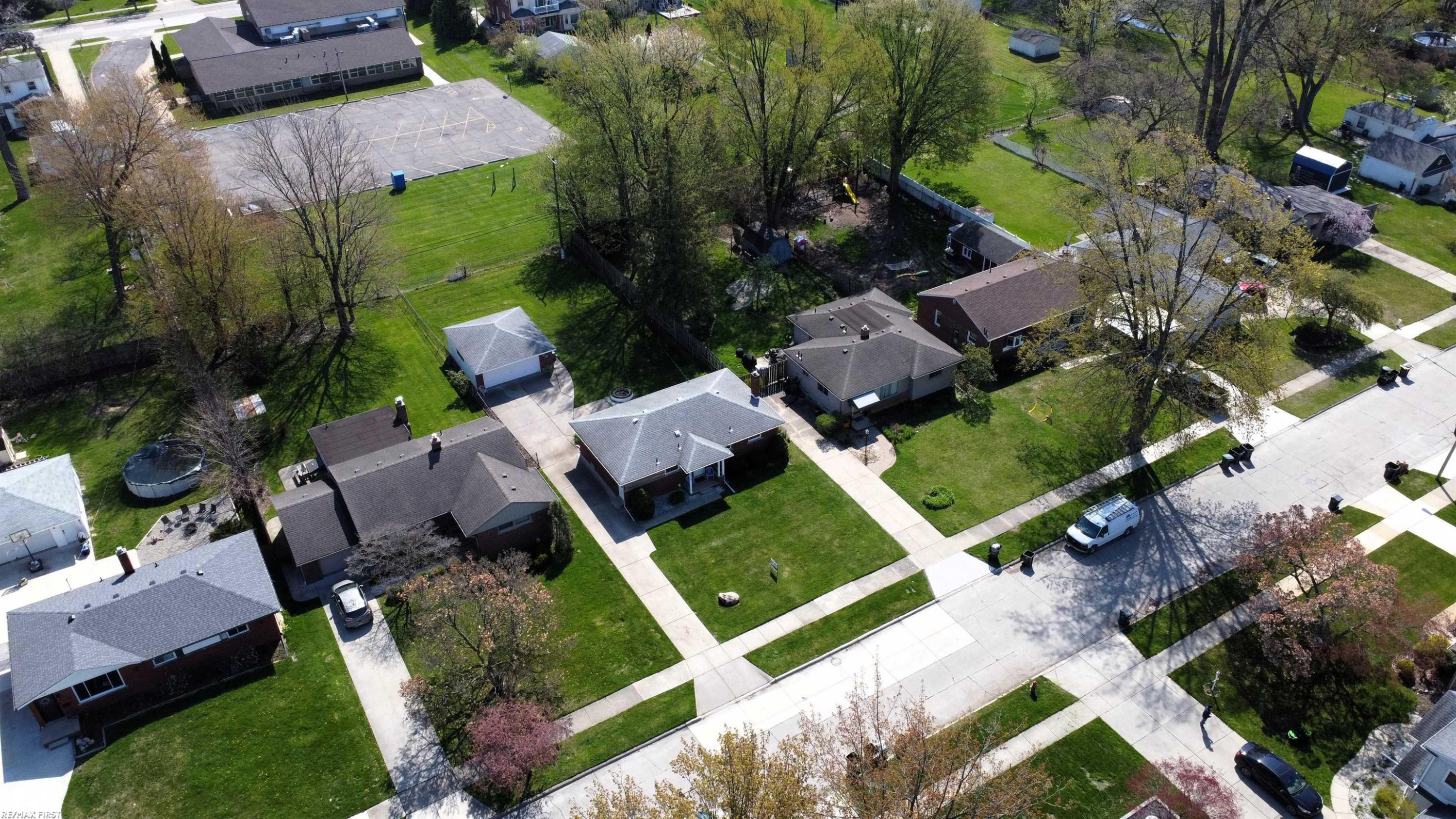 30112 Gloria Street, Saint Clair Shores, MI 48082 — Photo 28