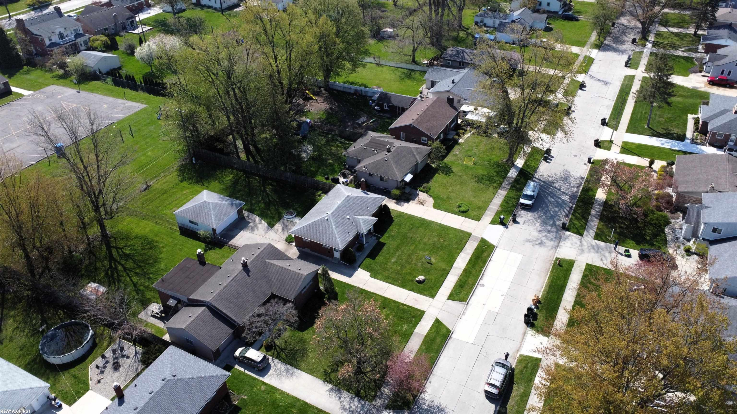 30112 Gloria Street, Saint Clair Shores, MI 48082 — Photo 29