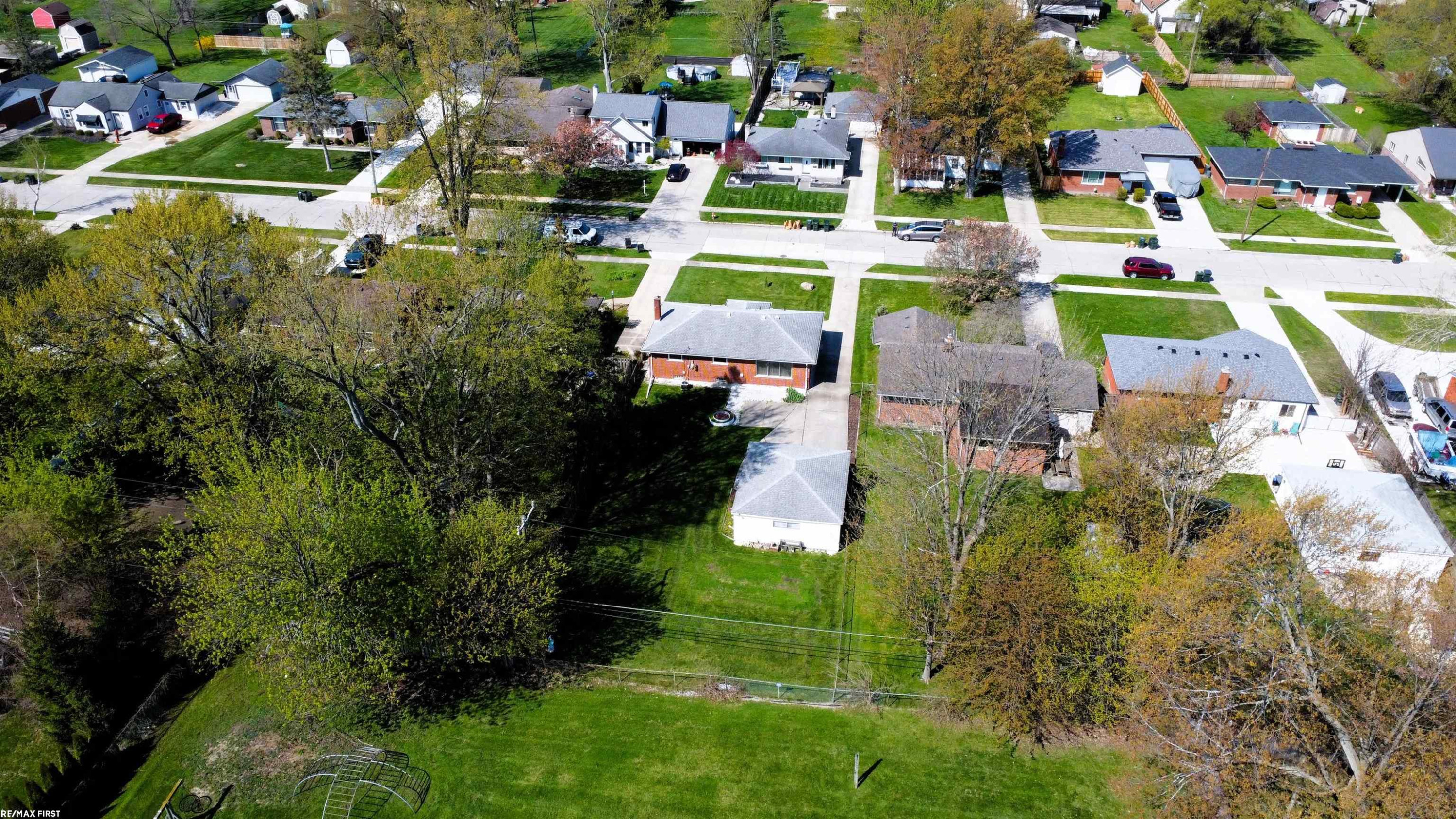 30112 Gloria Street, Saint Clair Shores, MI 48082 — Photo 33