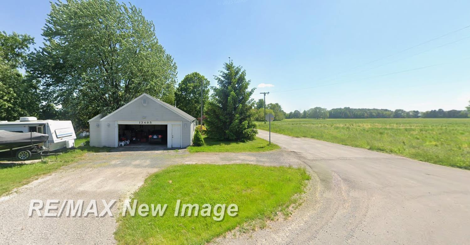 13495 Tittabawassee Road, Freeland, MI 48623 — front exterior