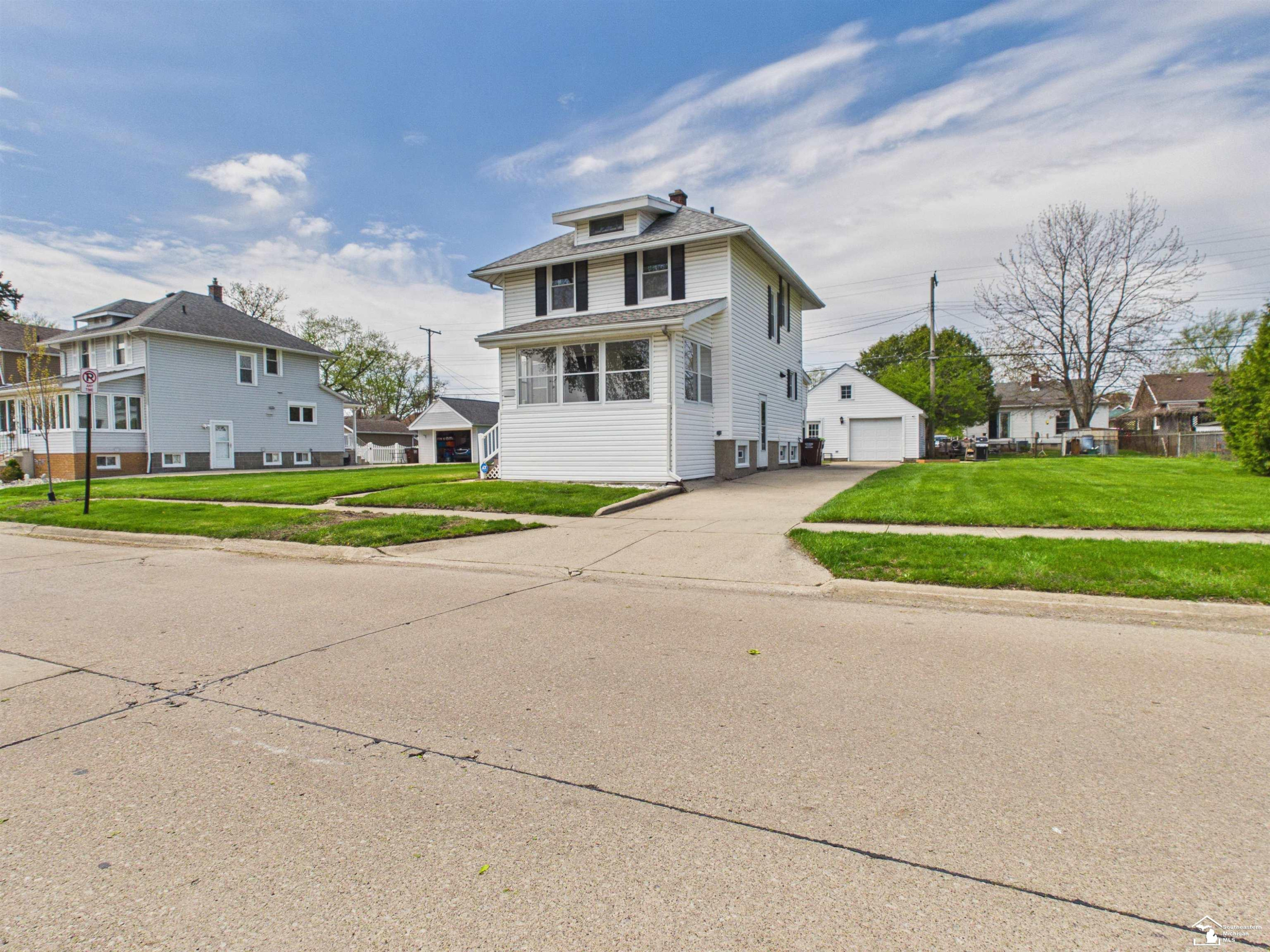 823 Michigan Avenue, Monroe, MI 48162 — Photo 2