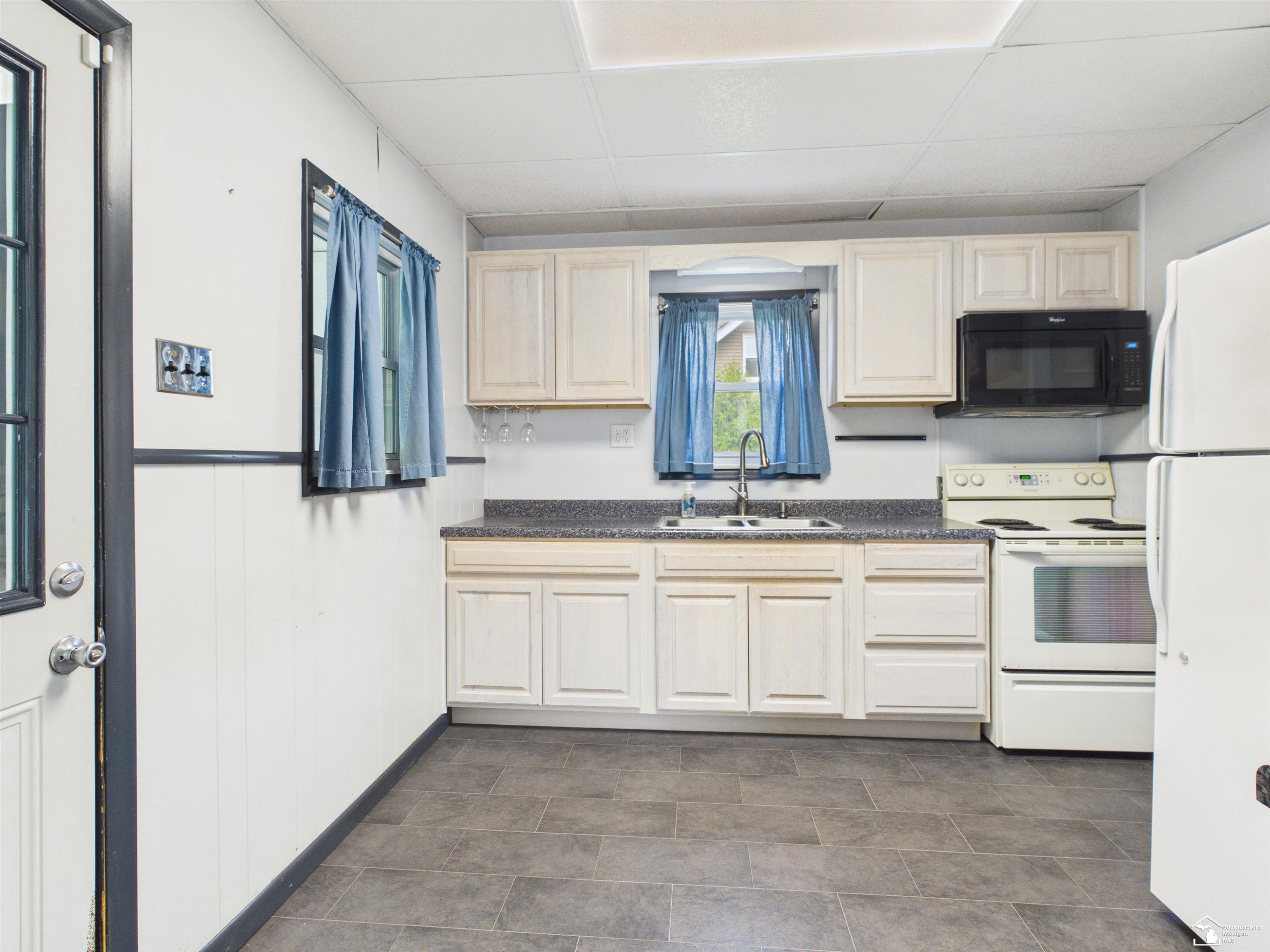 823 Michigan Avenue, Monroe, MI 48162 — Photo 5