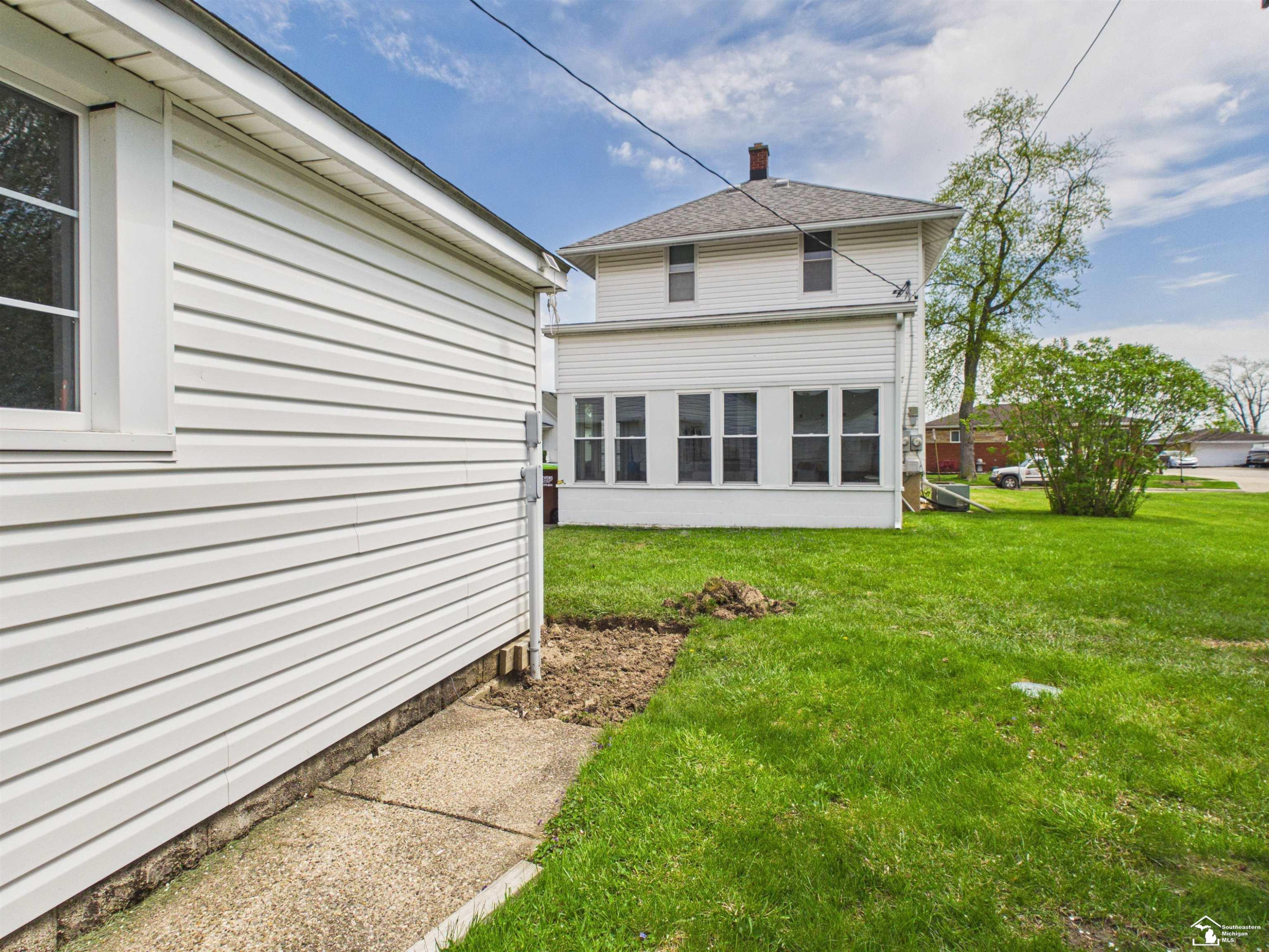 823 Michigan Avenue, Monroe, MI 48162 — Photo 34