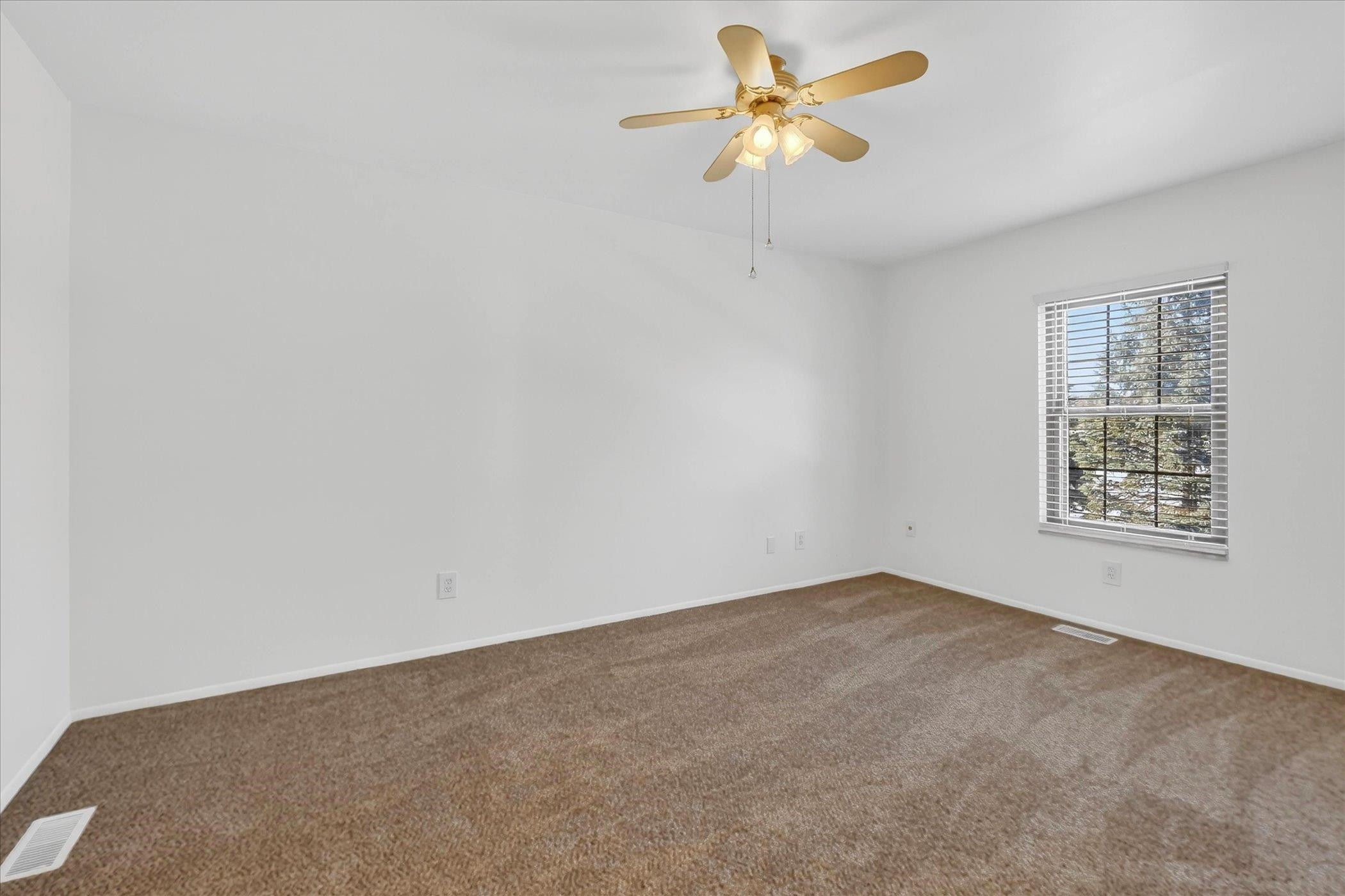 35132 N Bay Circle, 16, MI — Photo 15