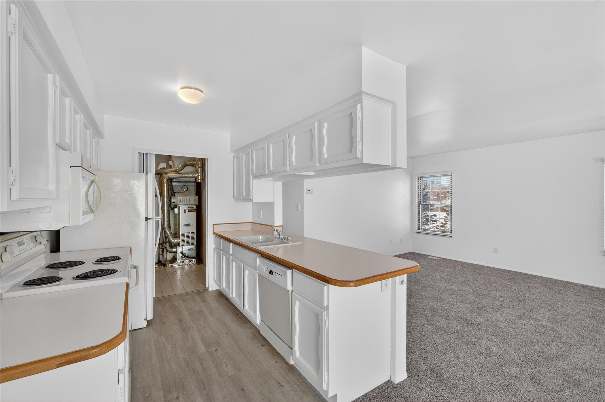 35132 N Bay Circle, 16, MI — Photo 25
