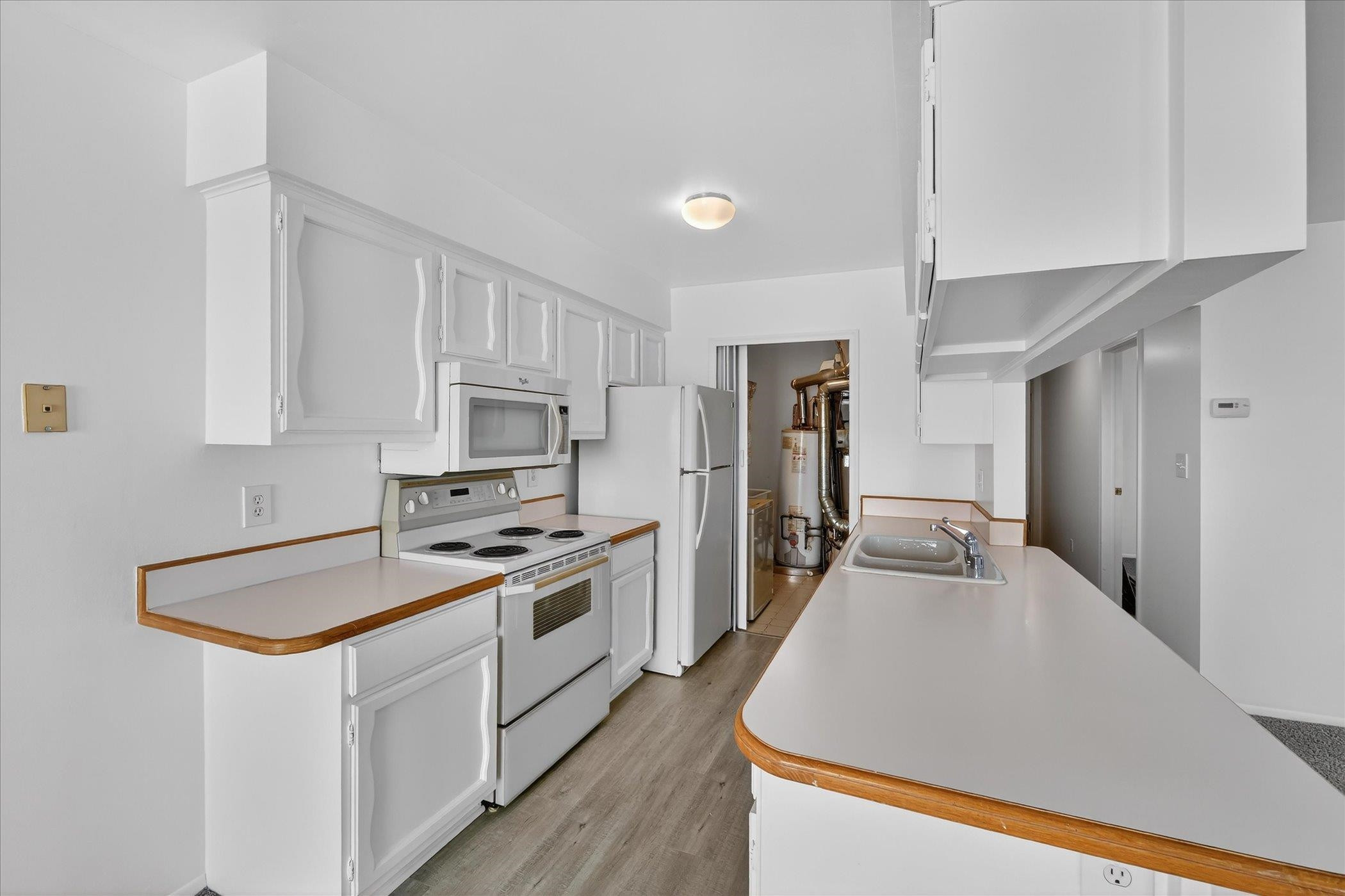 35132 N Bay Circle, 16, MI — Photo 26