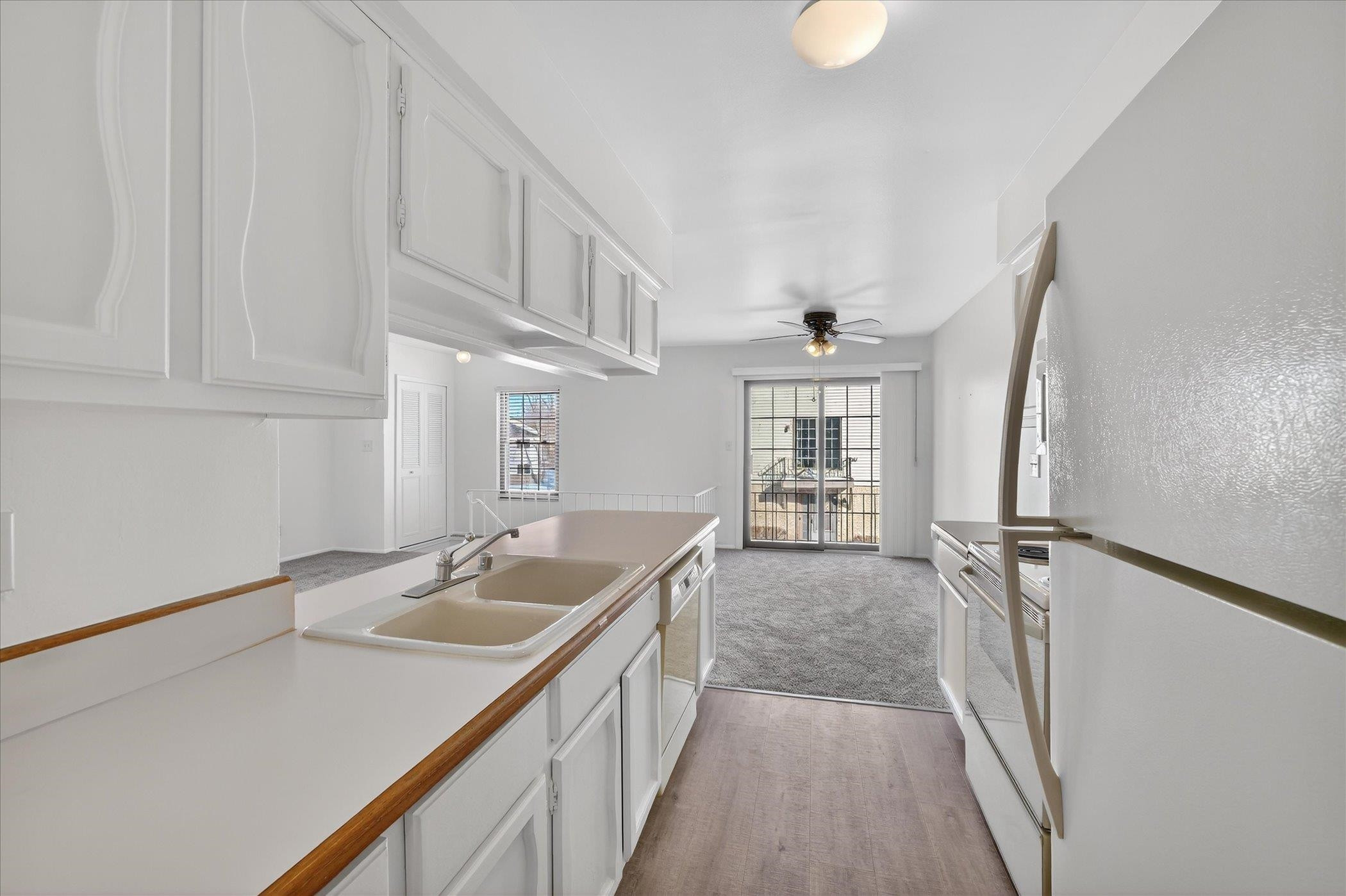 35132 N Bay Circle, 16, MI — Photo 27