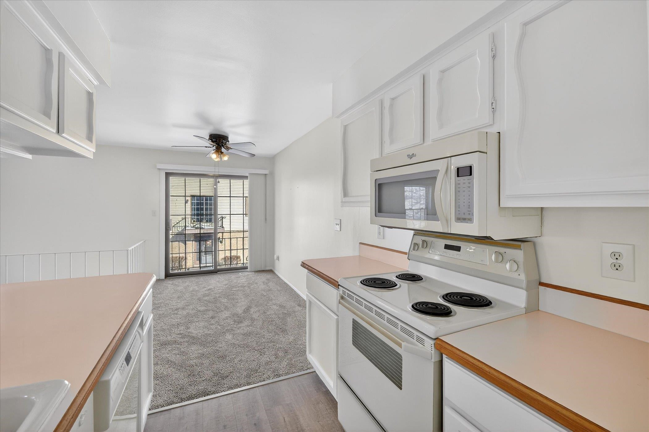 35132 N Bay Circle, 16, MI — Photo 28