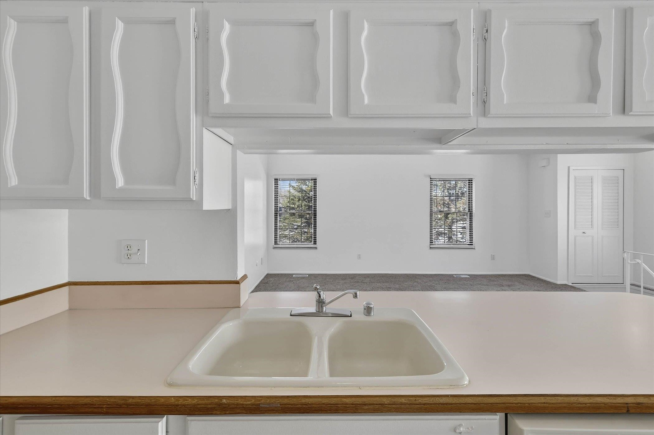 35132 N Bay Circle, 16, MI — Photo 29