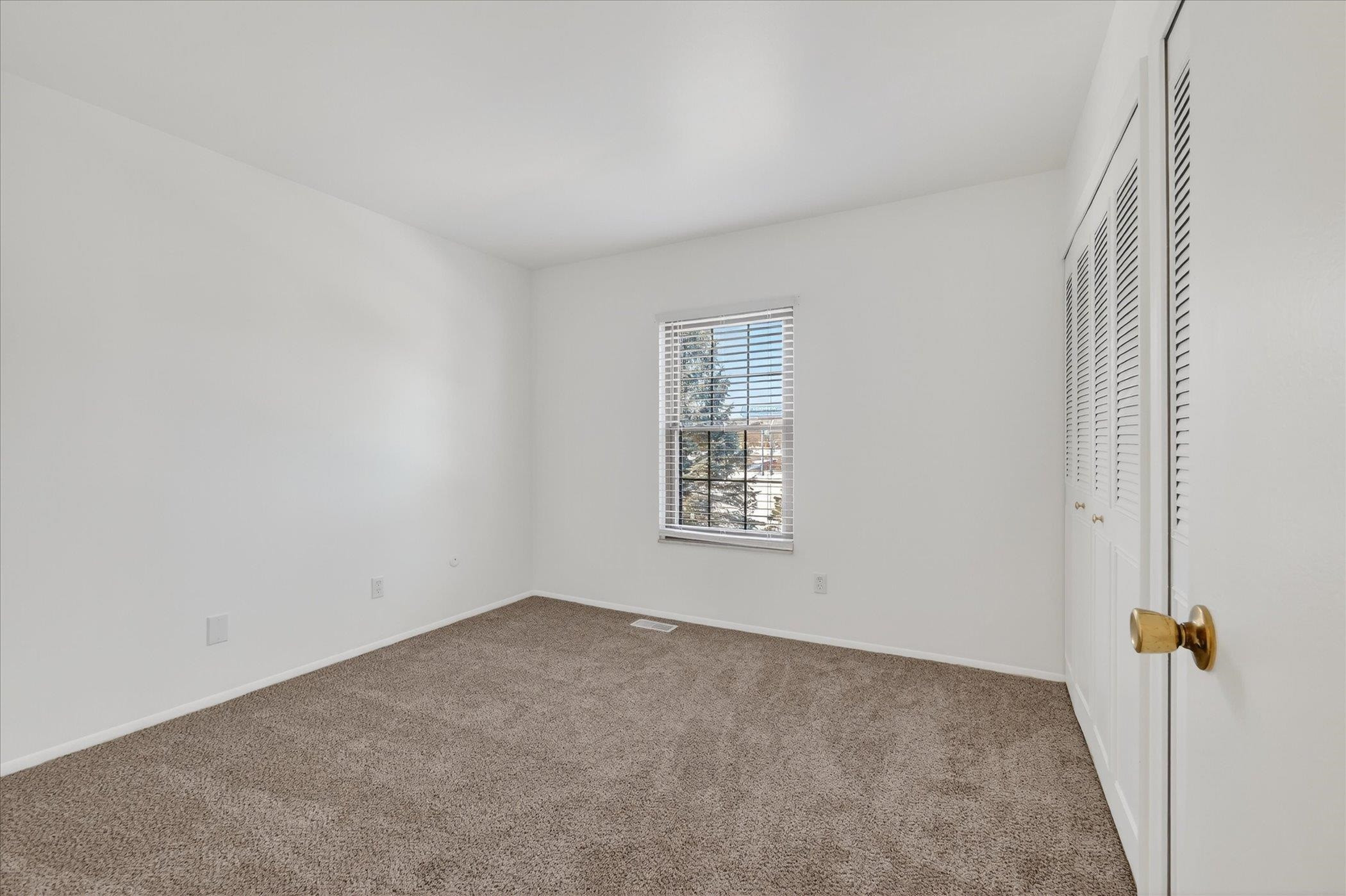 35132 N Bay Circle, 16, MI — Photo 31