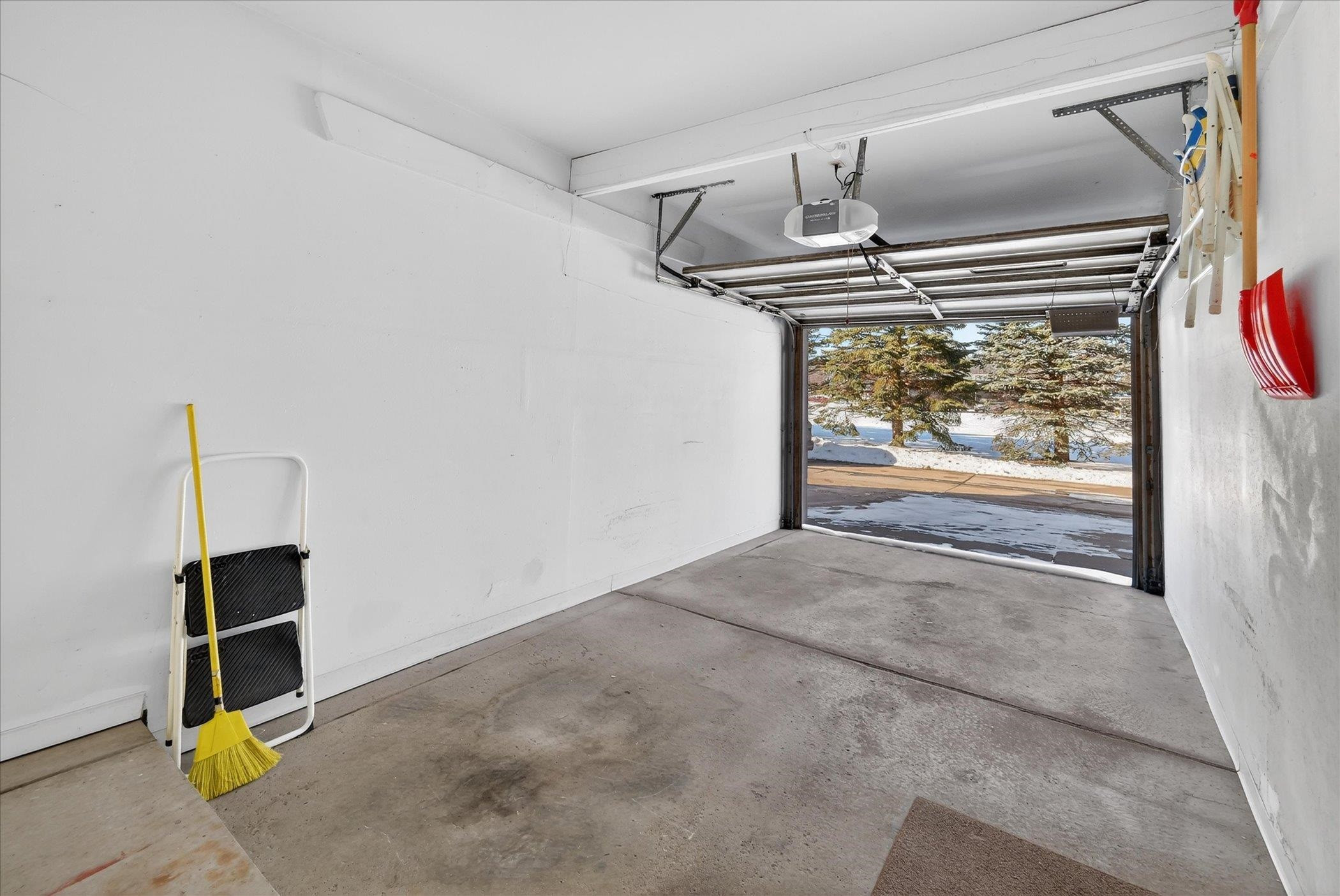 35132 N Bay Circle, 16, MI — Photo 34