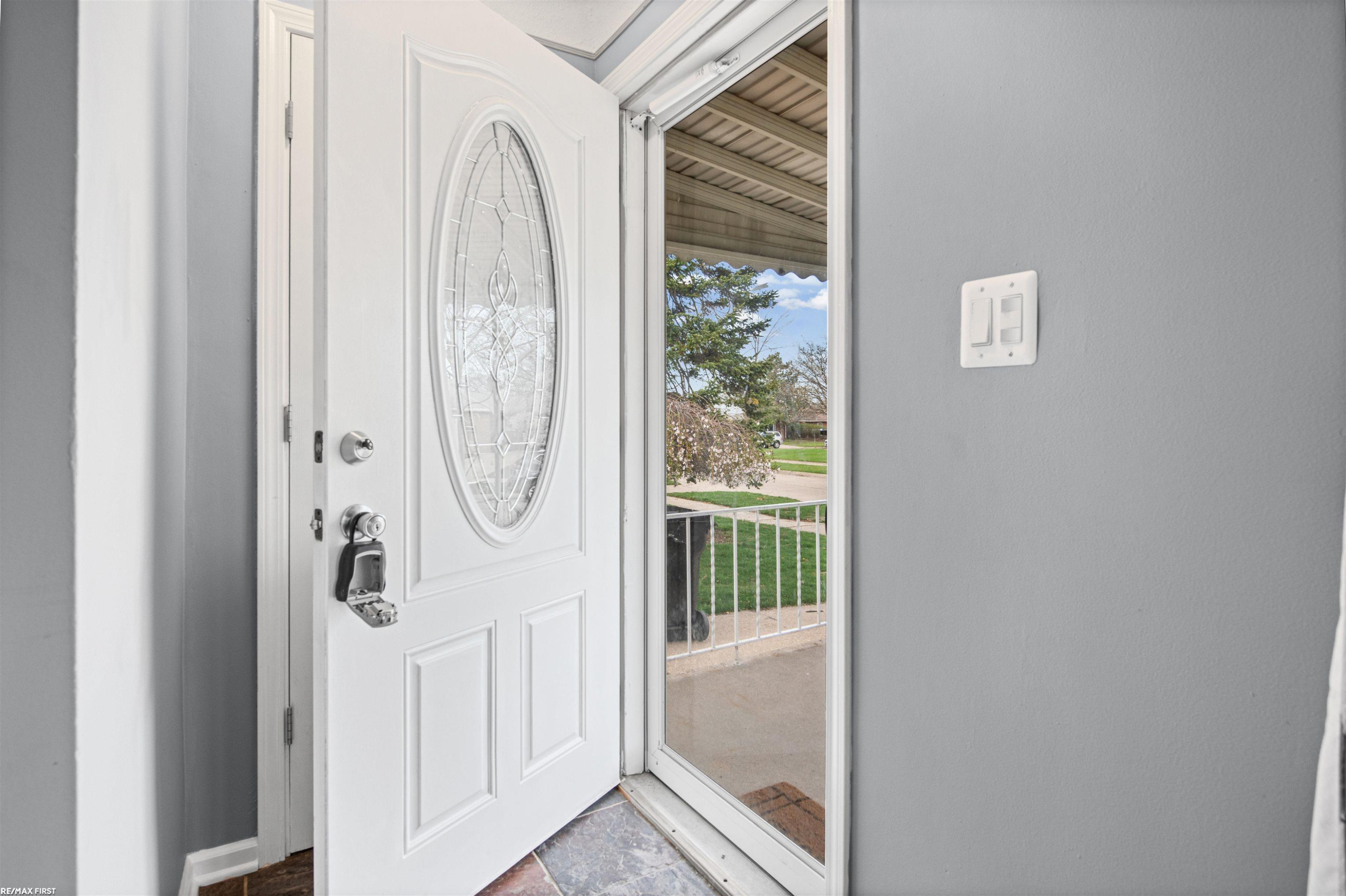 26101 Compson Street, Roseville, MI 48066 — Photo 4