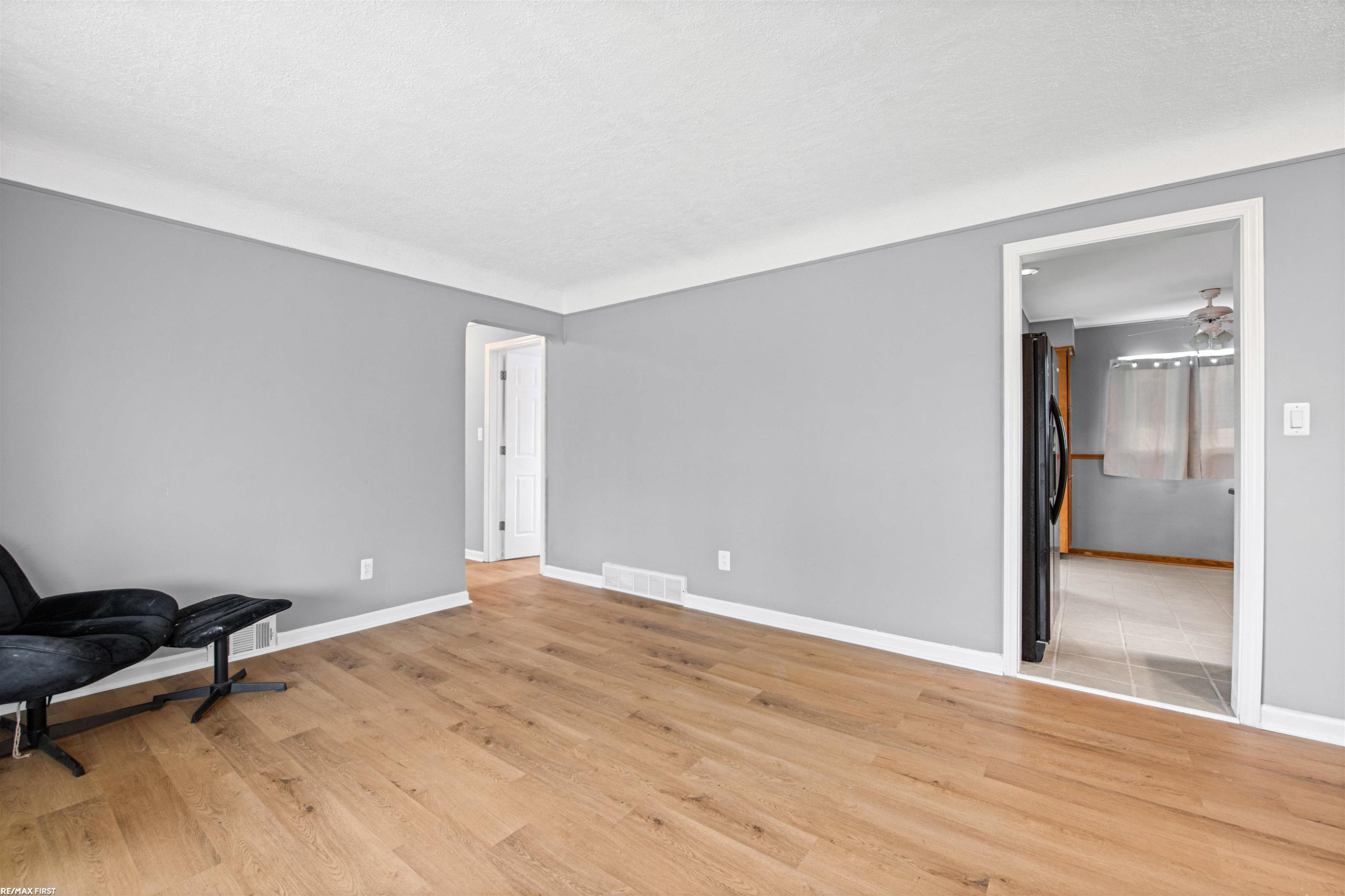 26101 Compson Street, Roseville, MI 48066 — Photo 5