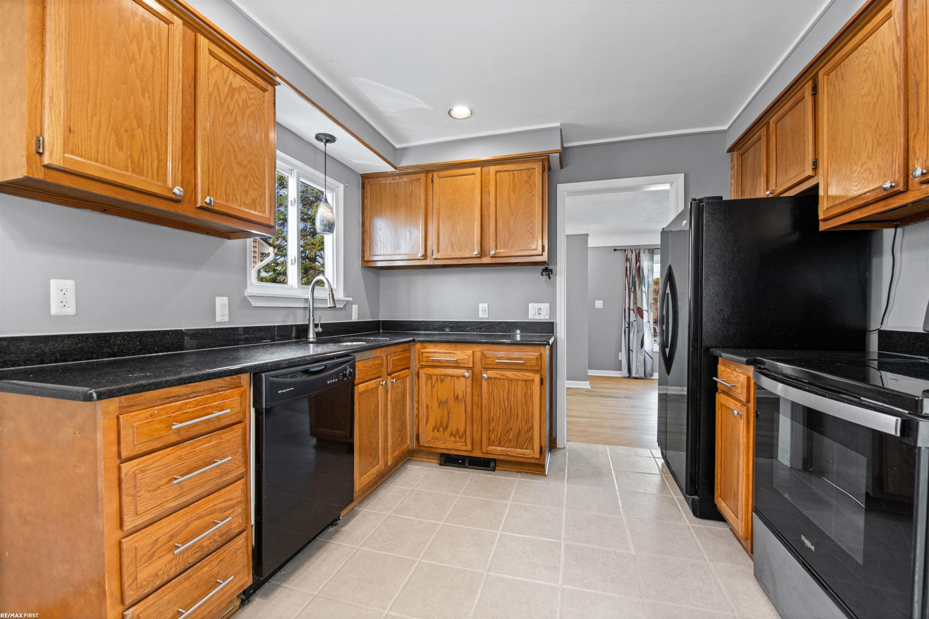 26101 Compson Street, Roseville, MI 48066 — Photo 14