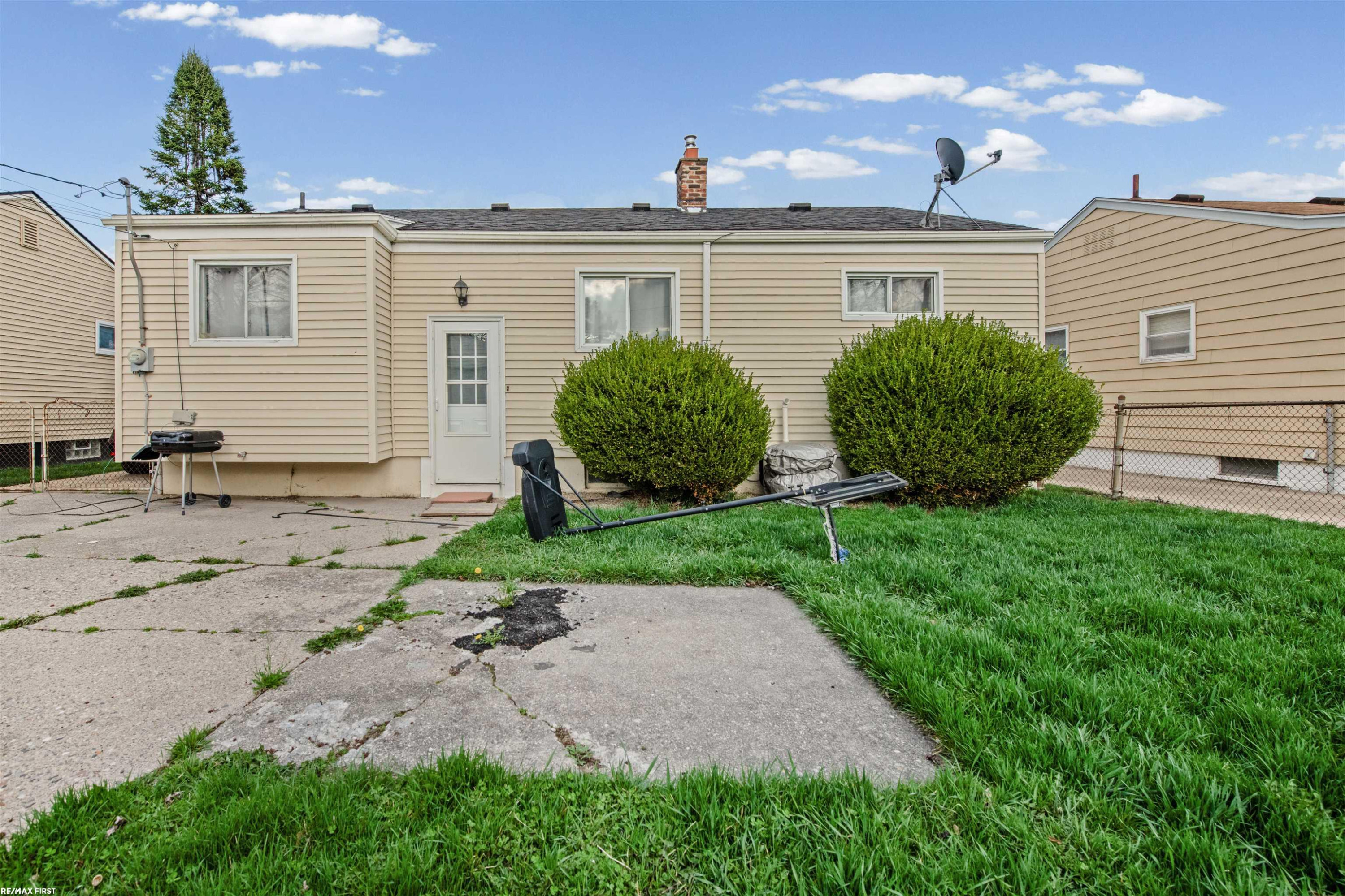 26101 Compson Street, Roseville, MI 48066 — Photo 22