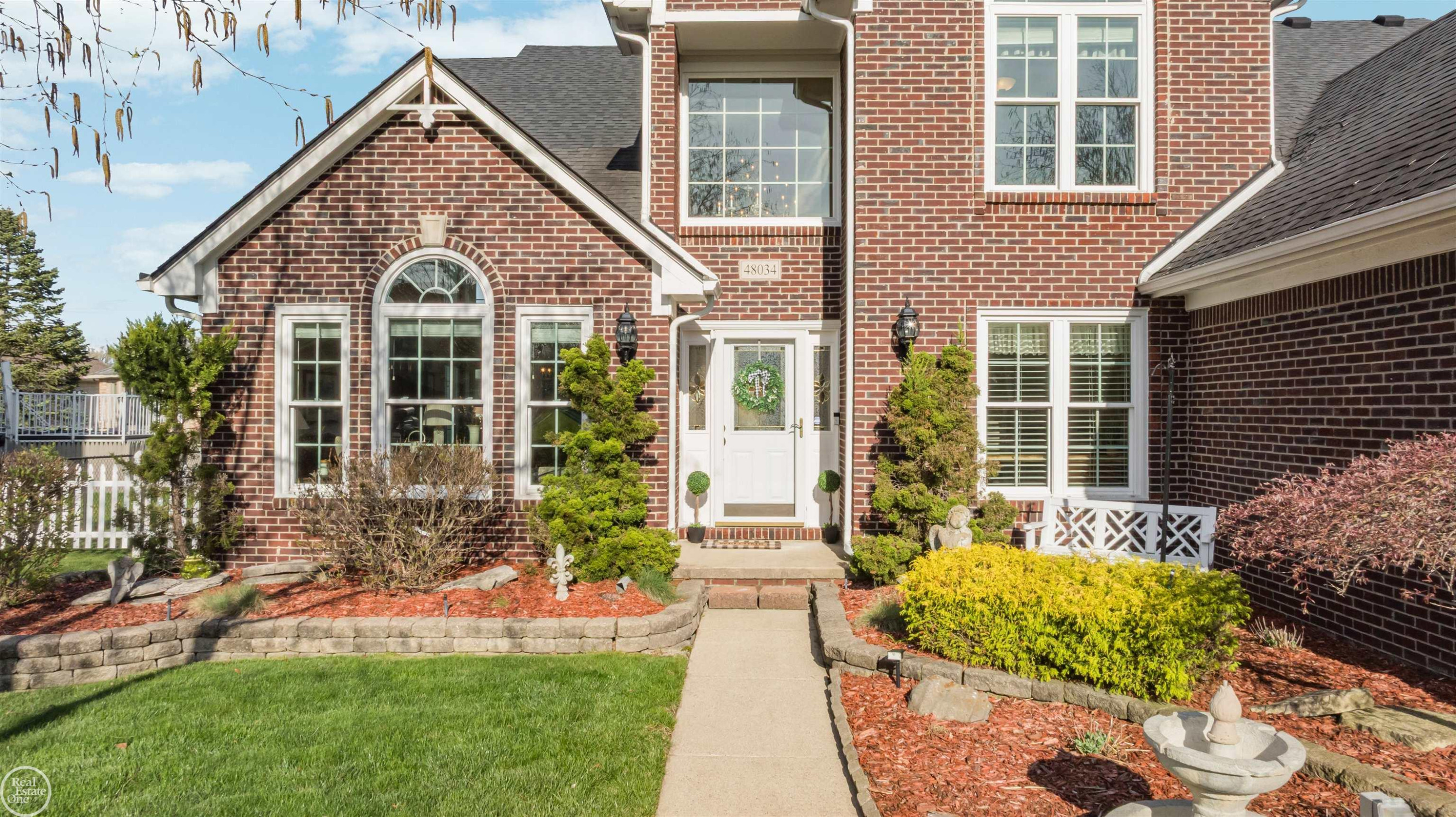 48034 Amanda Drive, Macomb, MI 48044 — Photo 2
