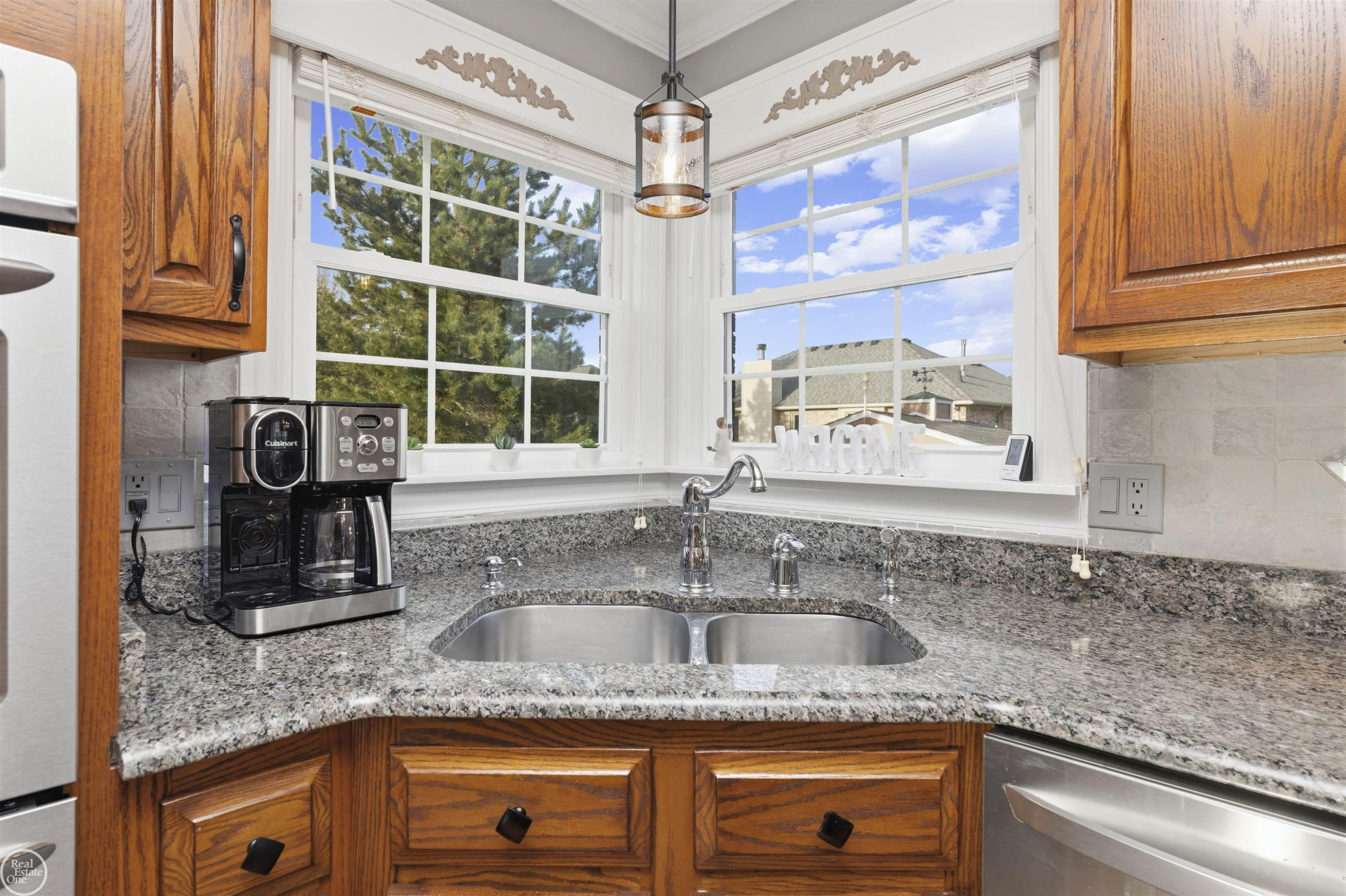 48034 Amanda Drive, Macomb, MI 48044 — Photo 11