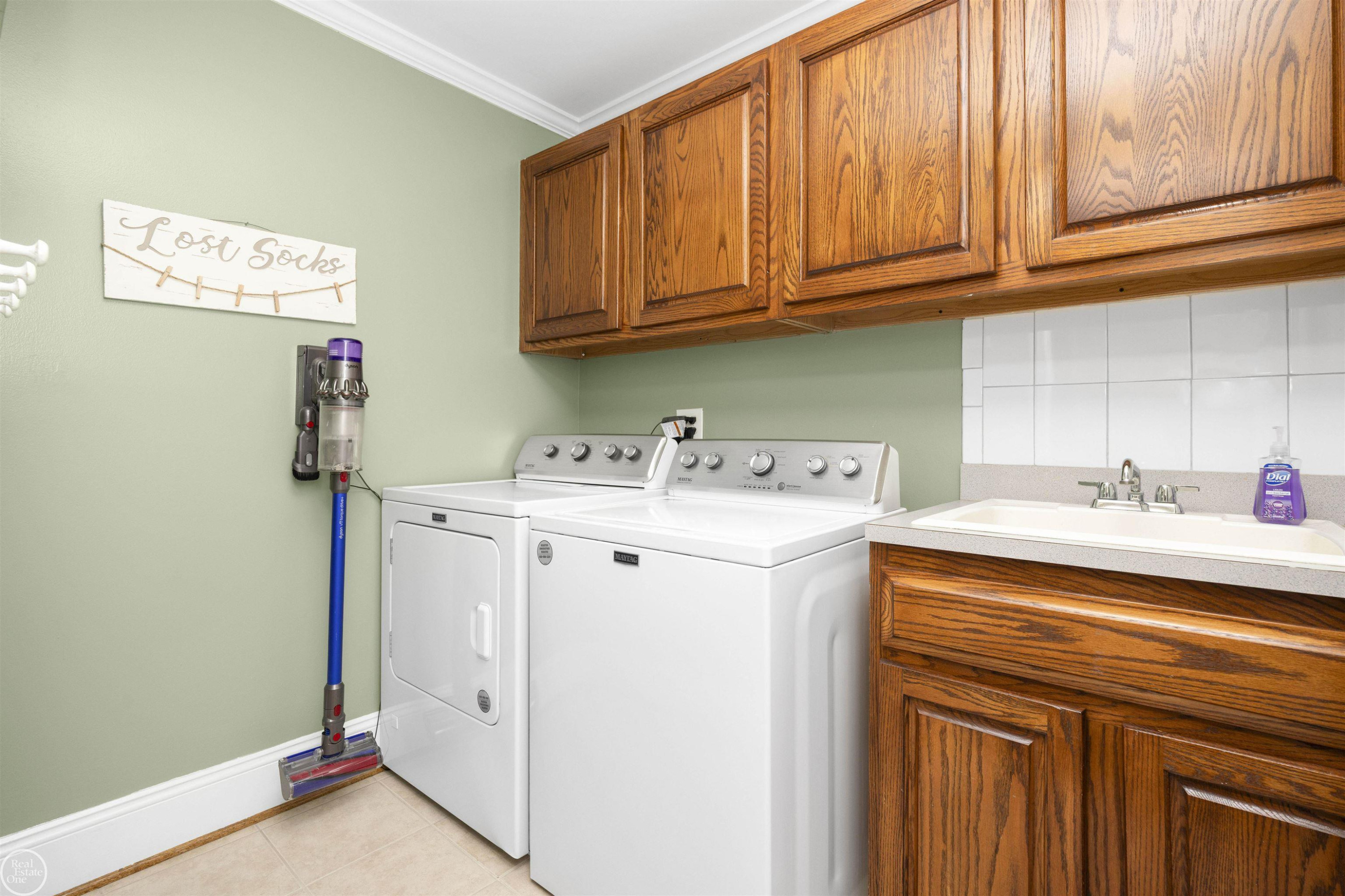 48034 Amanda Drive, Macomb, MI 48044 — Photo 20