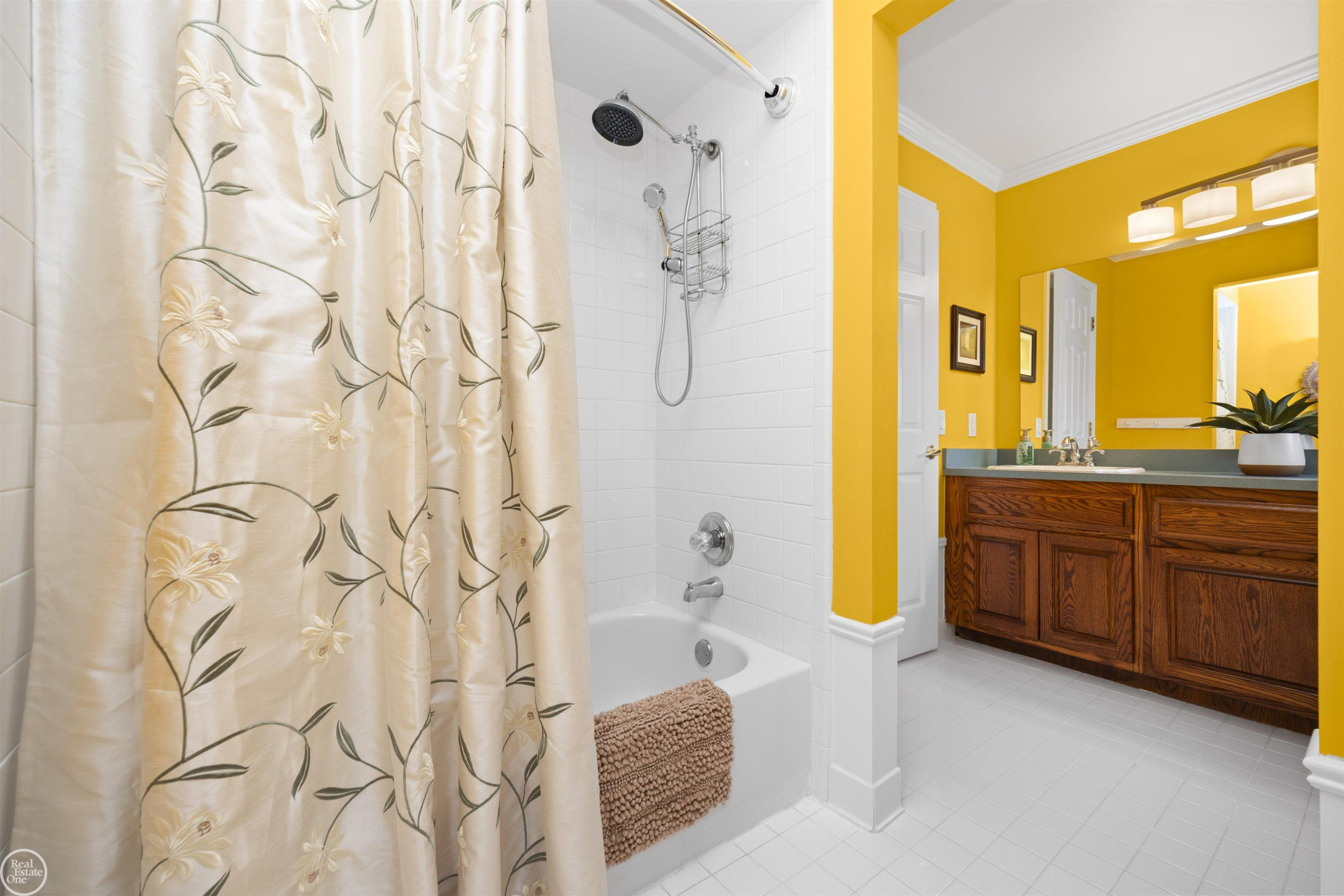 48034 Amanda Drive, Macomb, MI 48044 — Photo 31