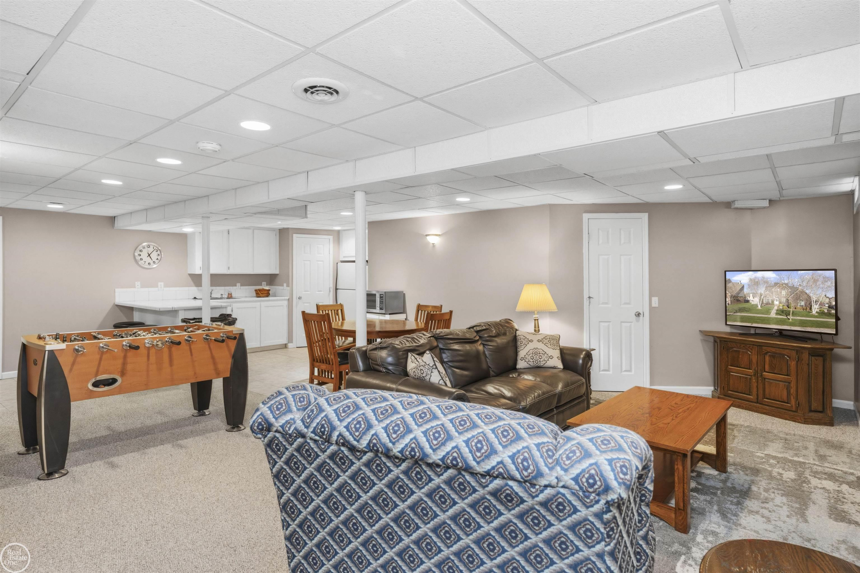 48034 Amanda Drive, Macomb, MI 48044 — Photo 34
