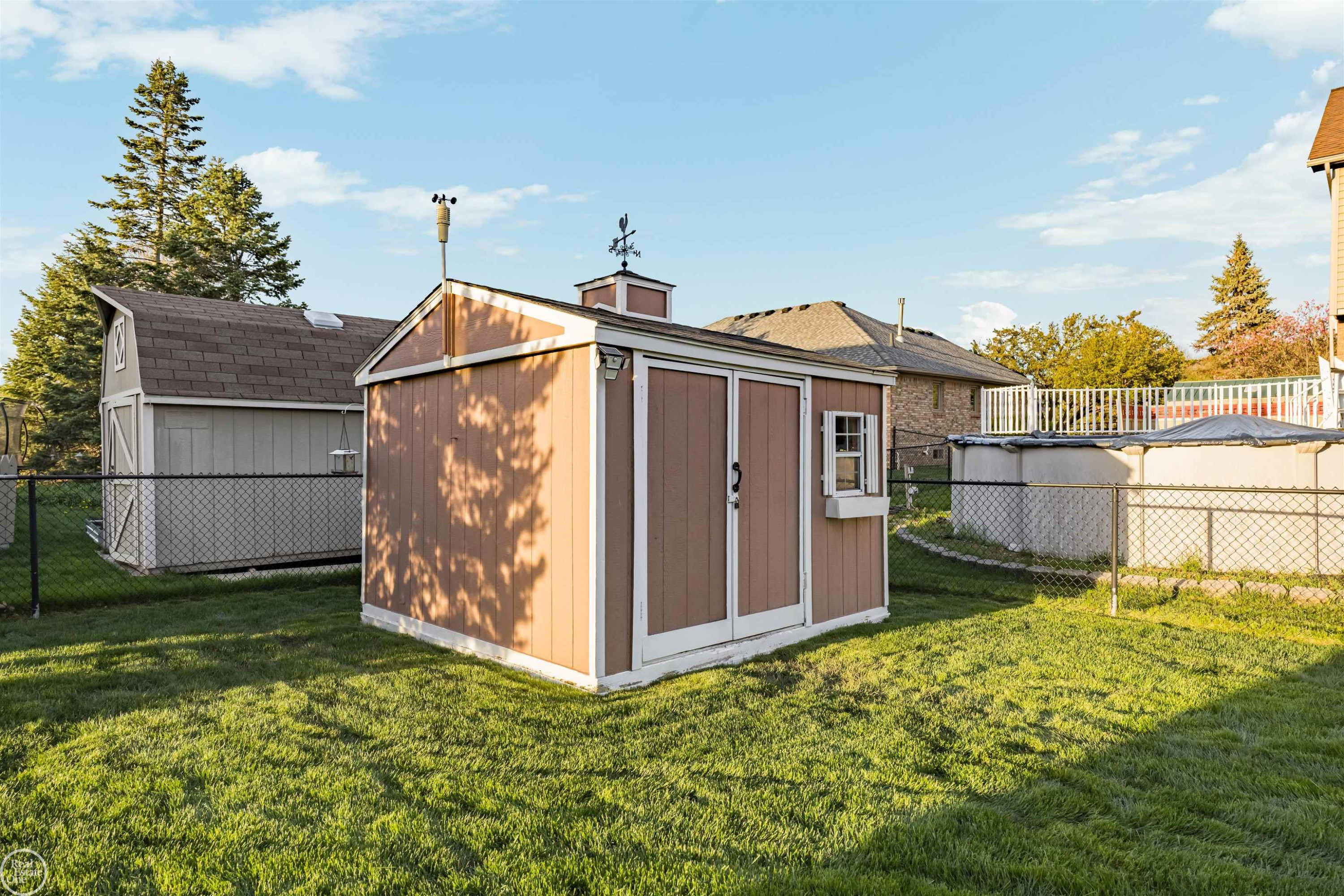 48034 Amanda Drive, Macomb, MI 48044 — Photo 42