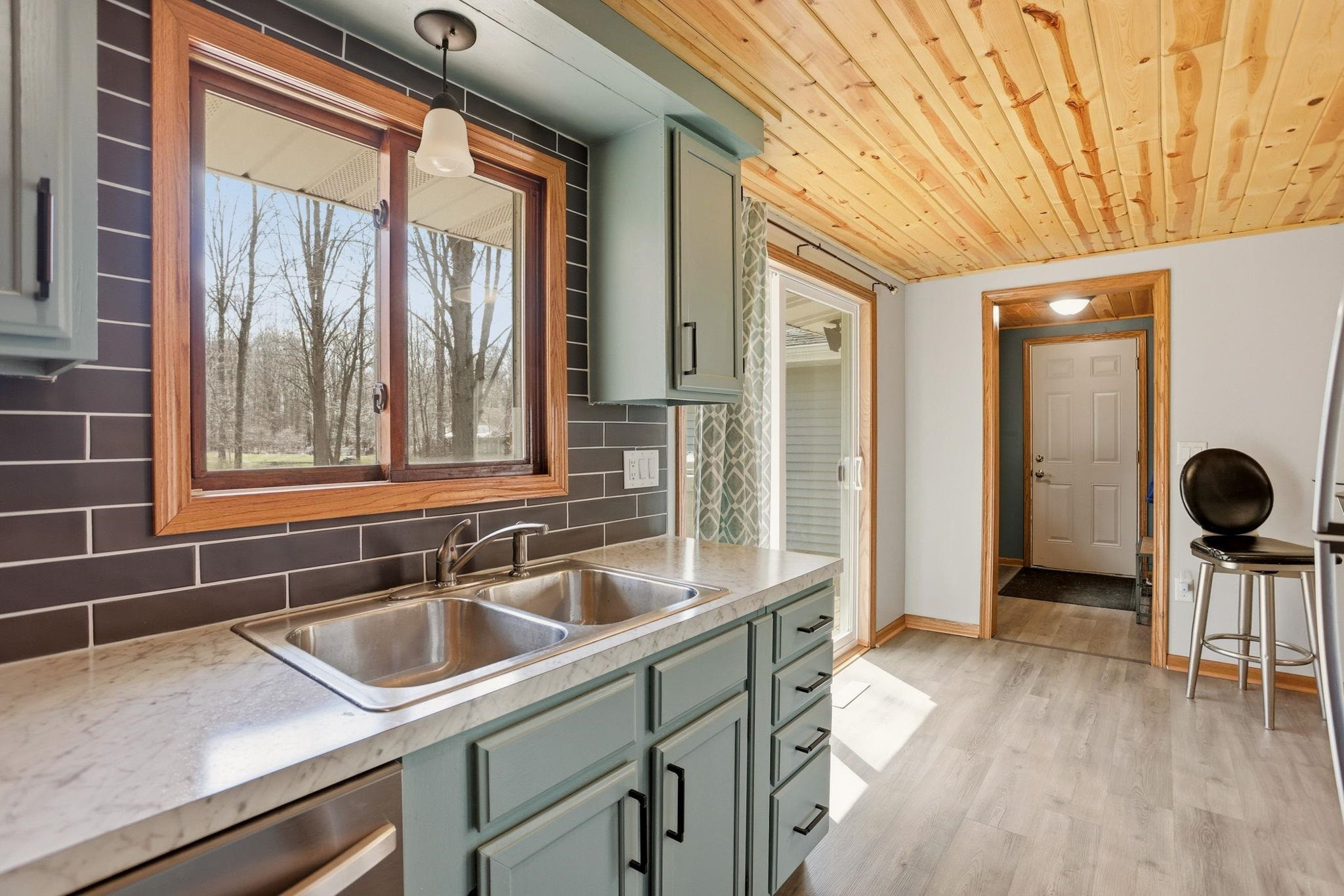 249 W Miller Road, Midland, MI 48640 — Photo 17