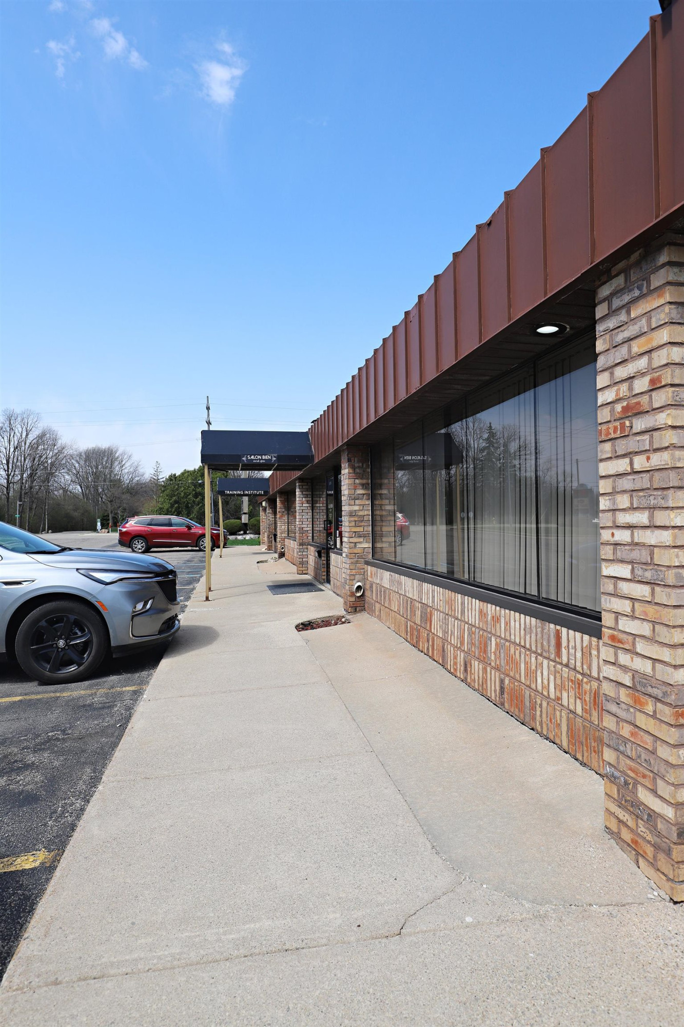 2255 S Linden Road, Bldg. 1, Flint, MI 48532 — Photo 2