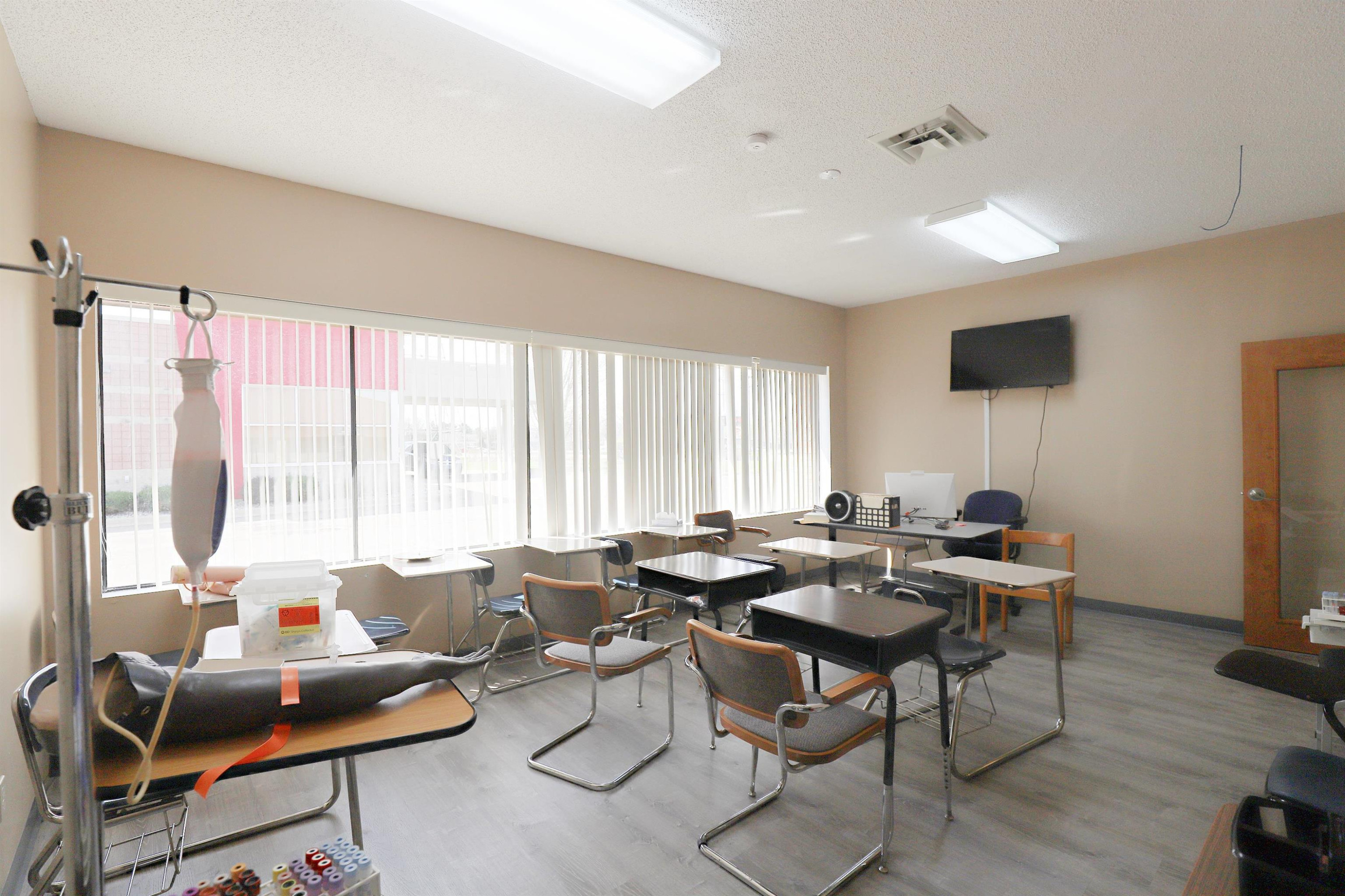 2255 S Linden Road, Bldg. 1, Flint, MI 48532 — Photo 18