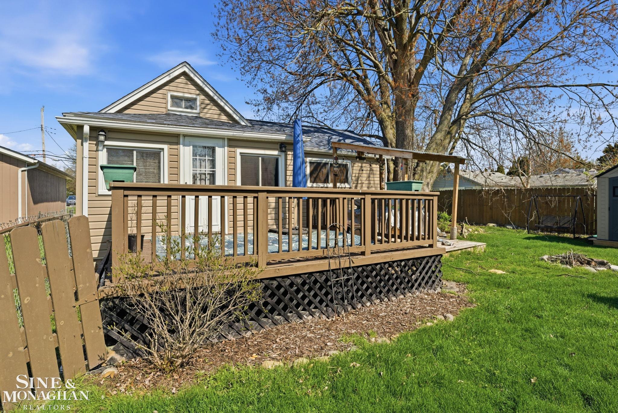 47172 Forton Drive, Chesterfield, MI 48047 — Photo 2