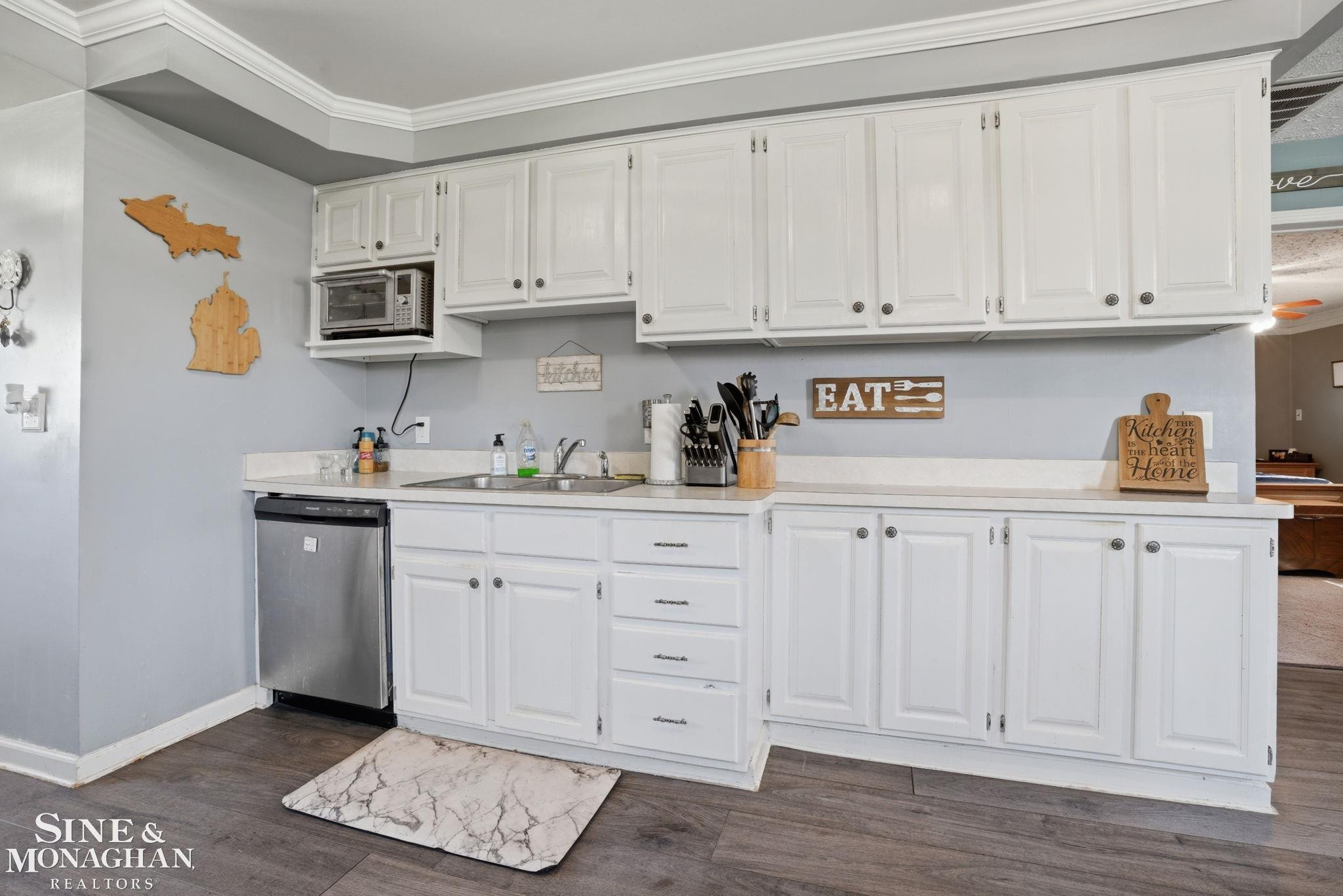 47172 Forton Drive, Chesterfield, MI 48047 — Photo 13