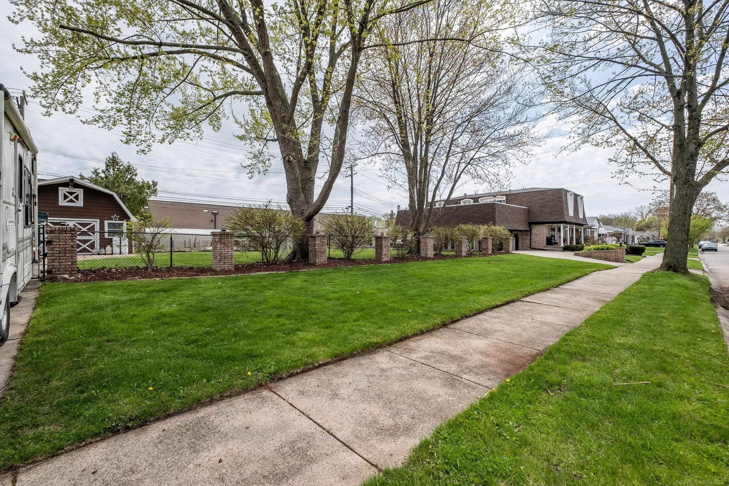 22808 Harmon Street, Saint Clair Shores, MI 48080 — Photo 10