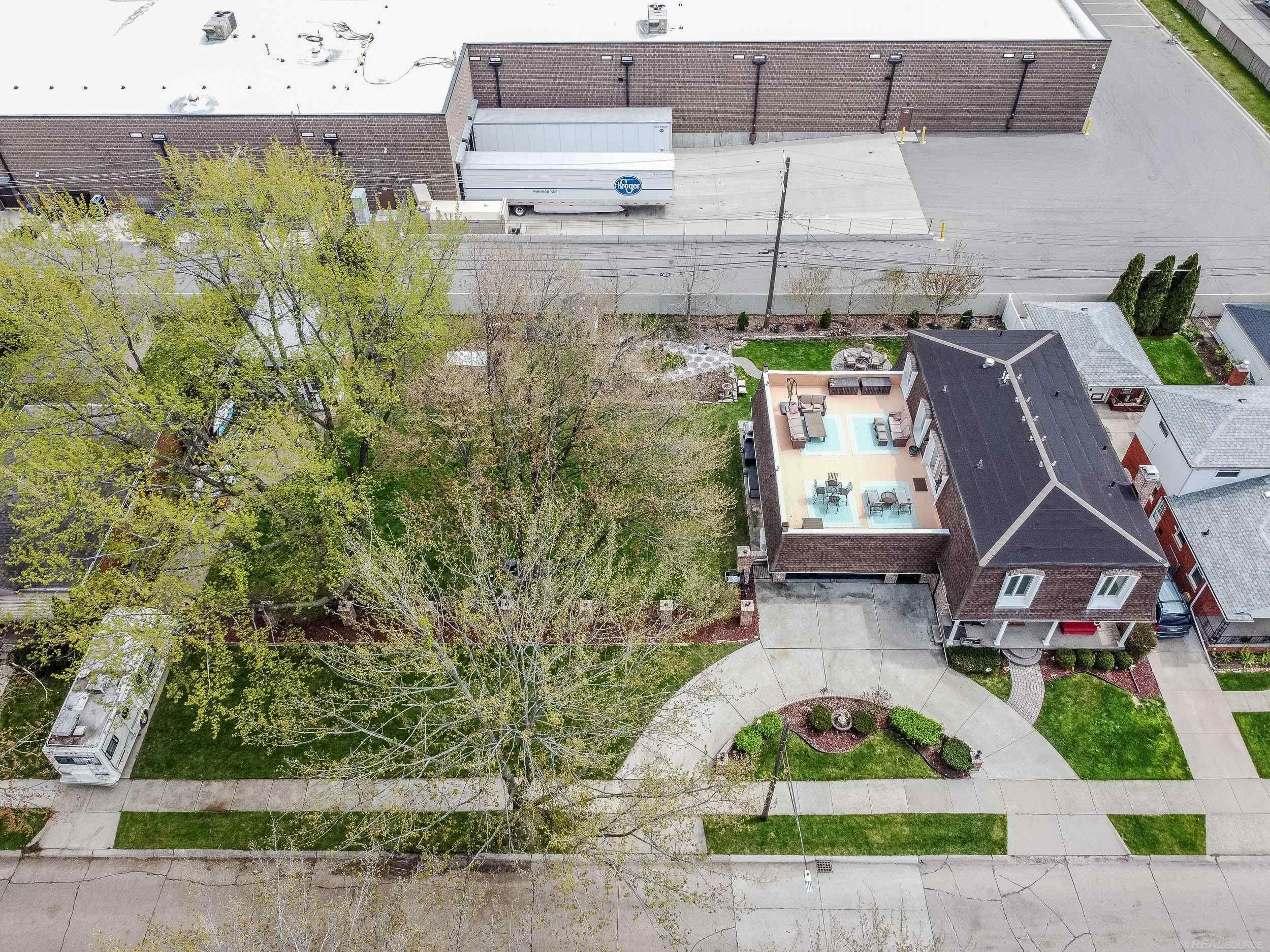 22808 Harmon Street, Saint Clair Shores, MI 48080 — Photo 11
