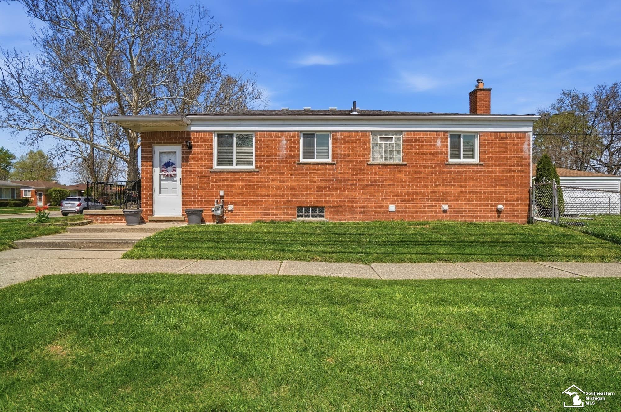 5902 N Lafayette Street, Dearborn Heights, MI 48127 — Photo 3