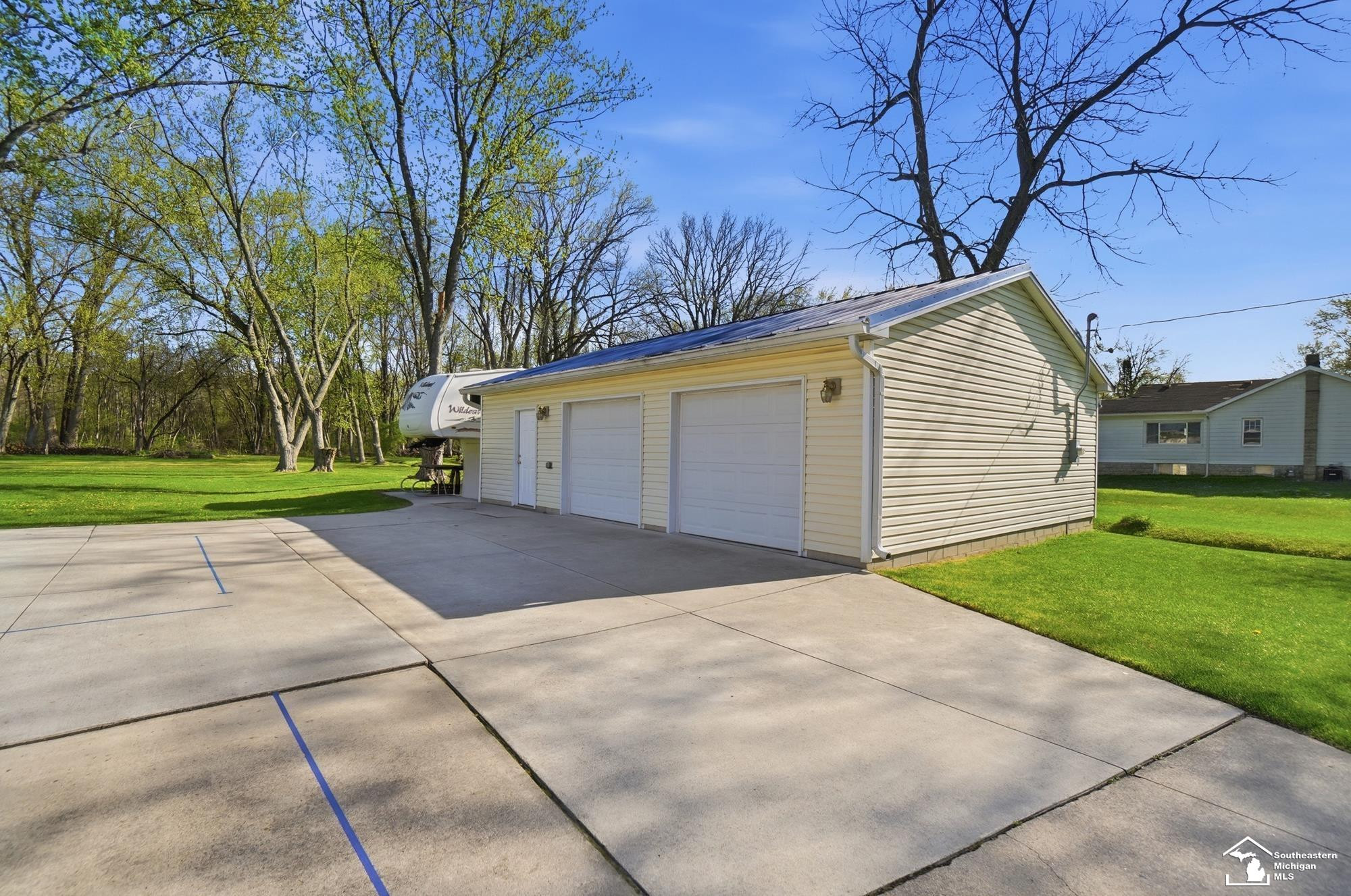 660 Pickard Road, Temperance, MI 48182 — Photo 62