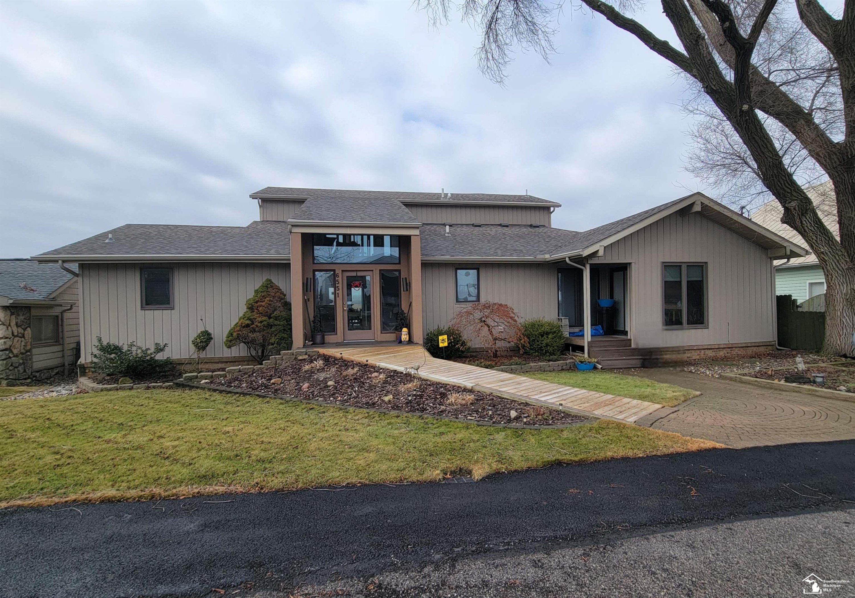 6551 edgewater Drive, Erie, MI — front exterior