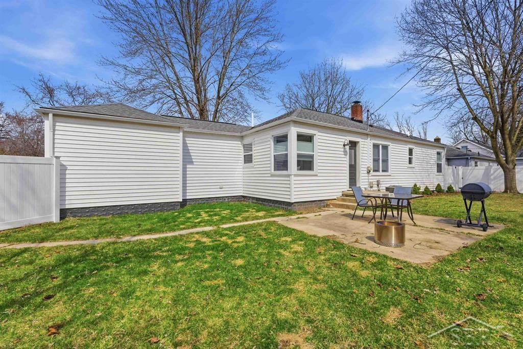 305 W Sugnet Road, Midland, MI 48640 — Photo 23