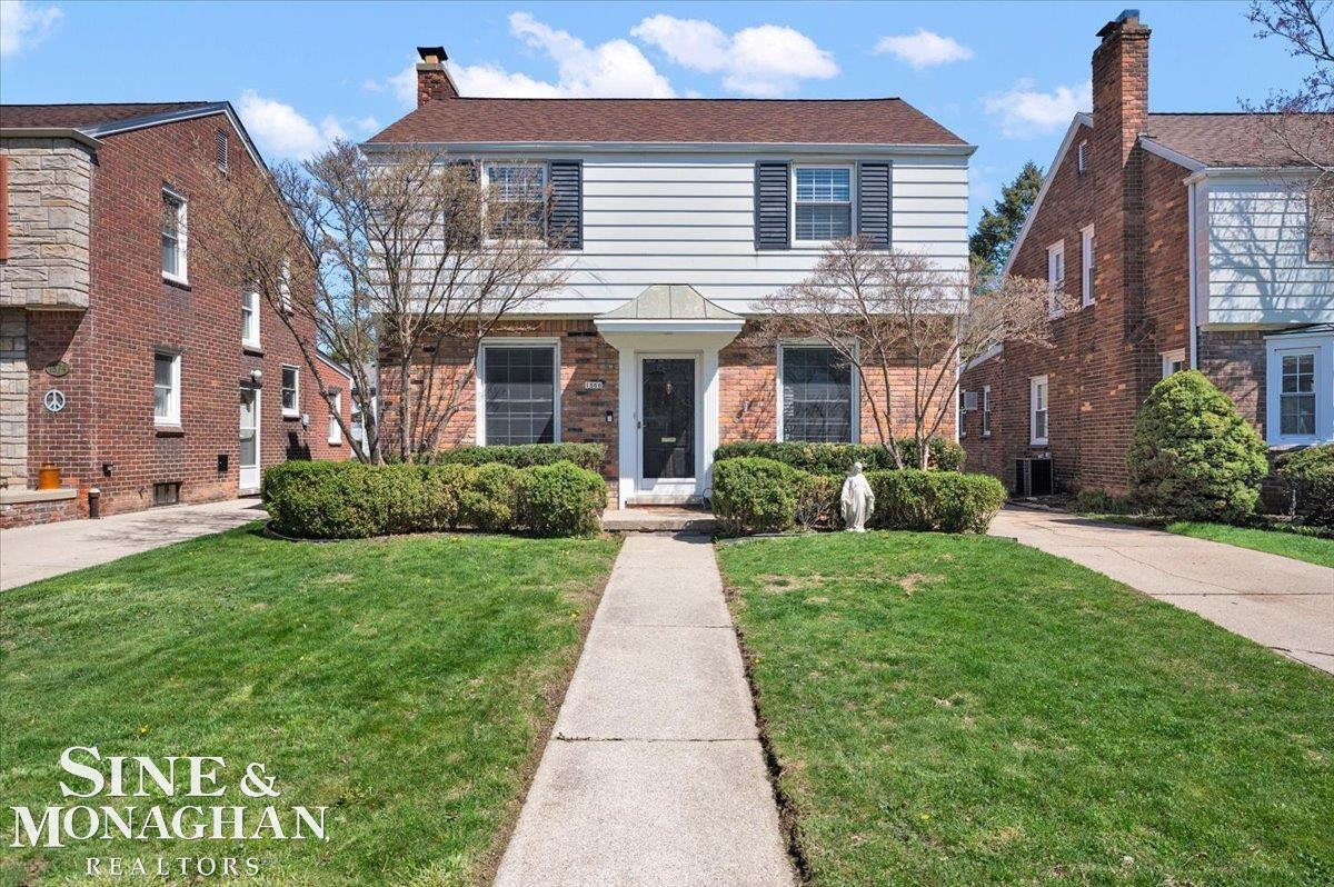 1866 Country Club Road, Grosse Pointe Woods, MI 48236 — front exterior