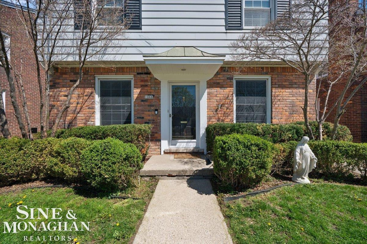 1866 Country Club Road, Grosse Pointe Woods, MI 48236 — Photo 31