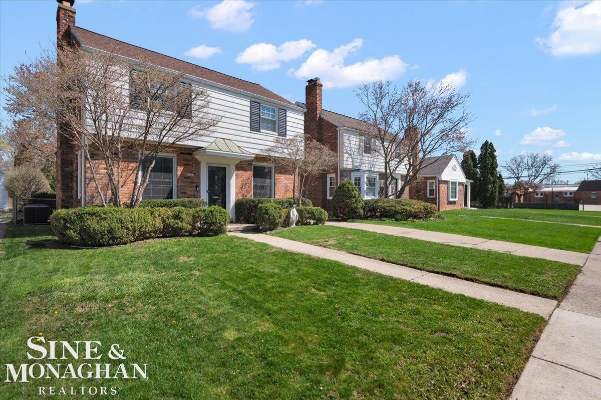 1866 Country Club Road, Grosse Pointe Woods, MI 48236 — Photo 32