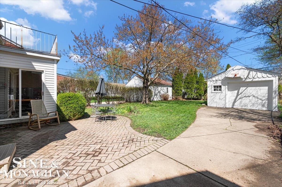 1866 Country Club Road, Grosse Pointe Woods, MI 48236 — Photo 34