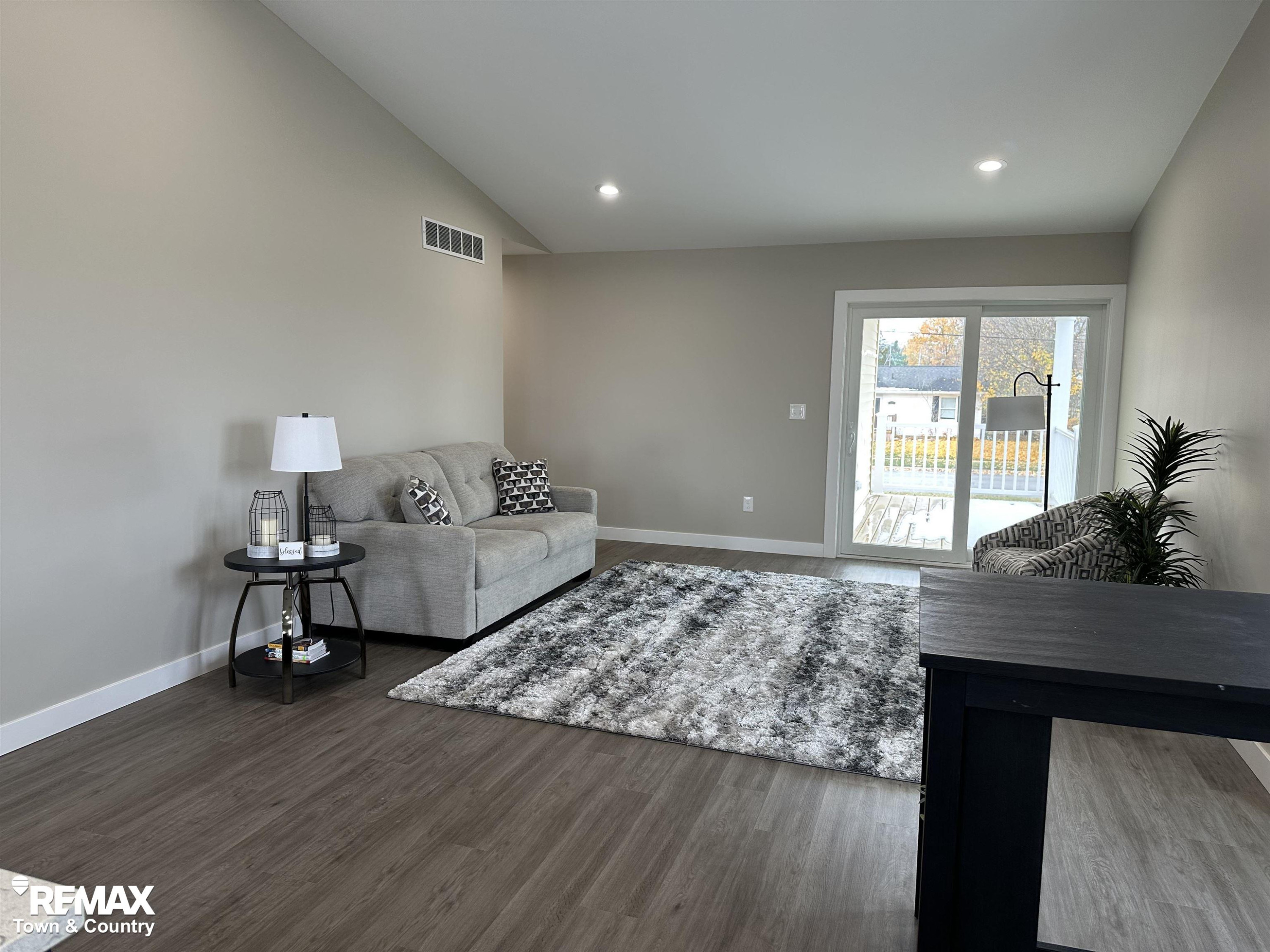 1473 Mallard Circle, Owosso, MI 48867 — Photo 8