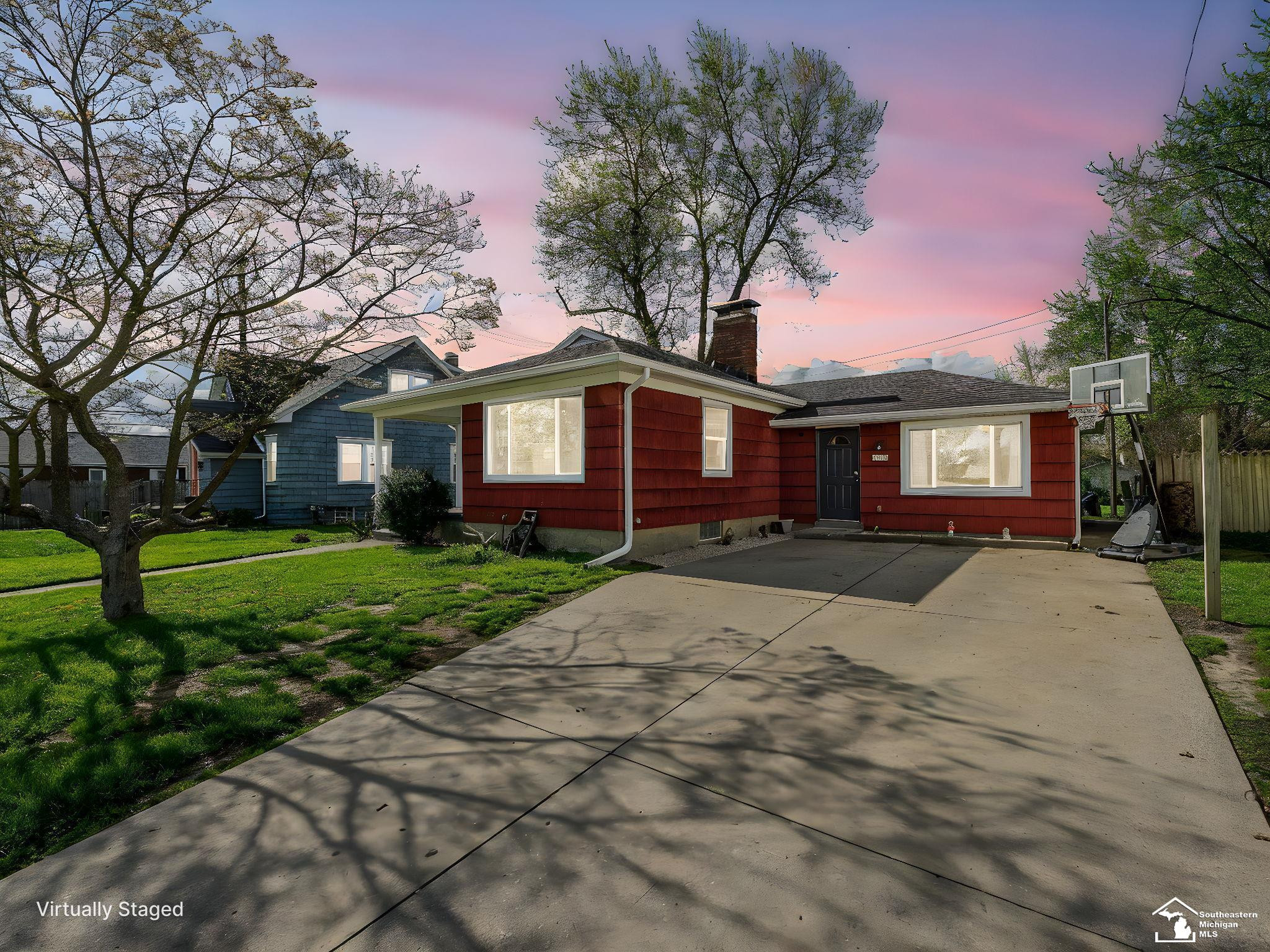 318 E Grove Street, Monroe, MI 48162 — Photo 2