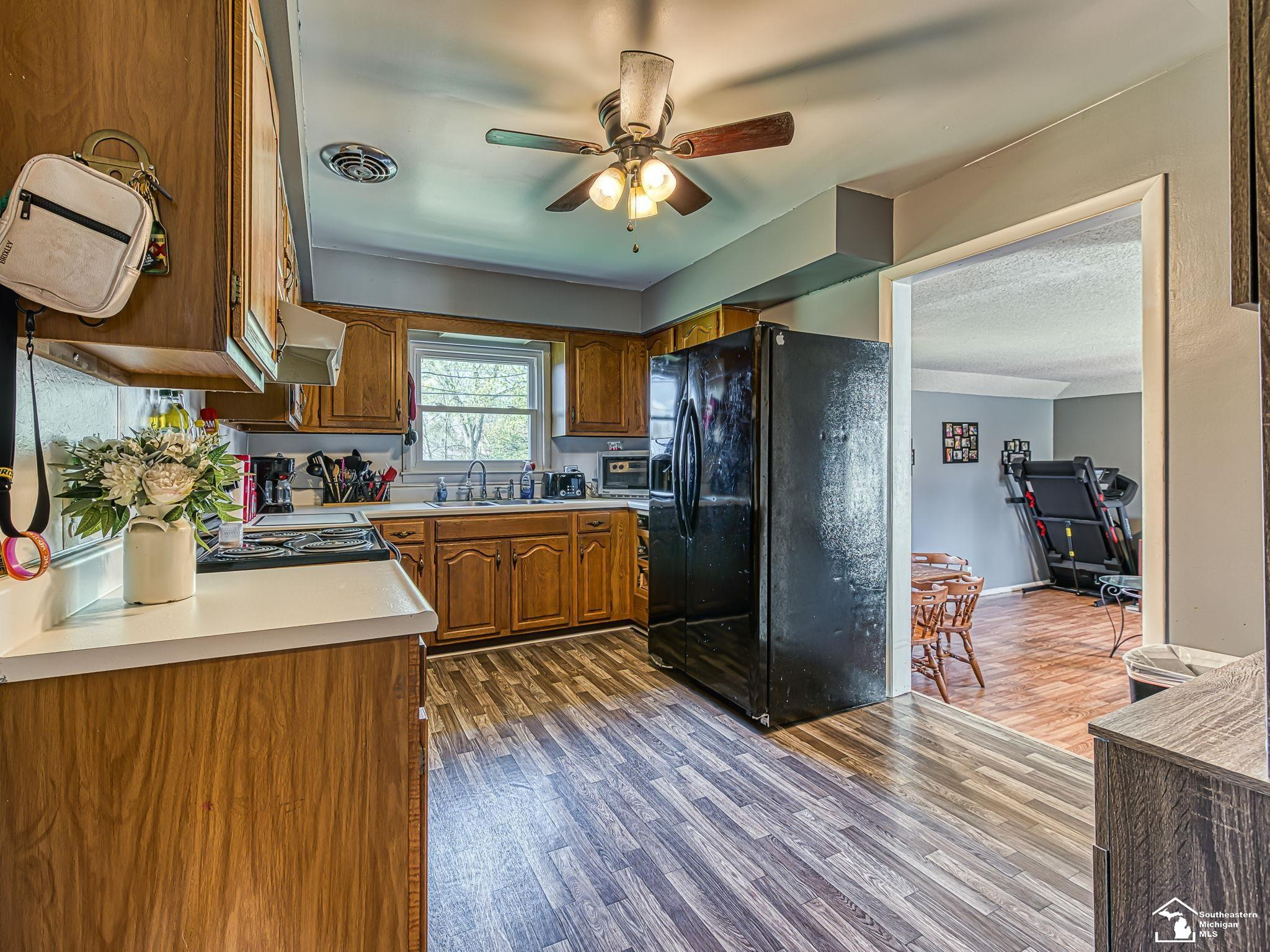 318 E Grove Street, Monroe, MI 48162 — Photo 9