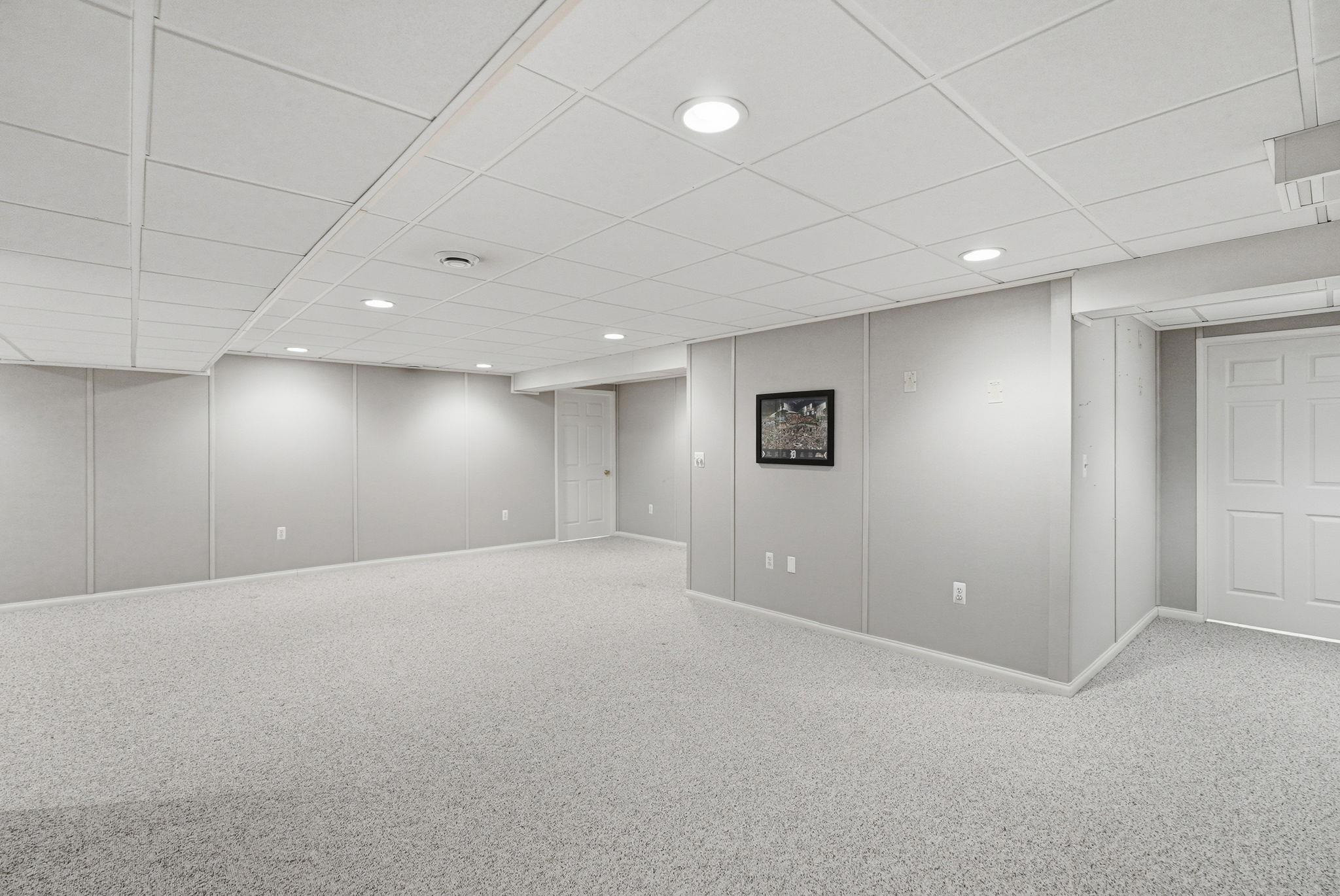 17233 Pond Drive, Clinton Twp, MI 48038 — Photo 29
