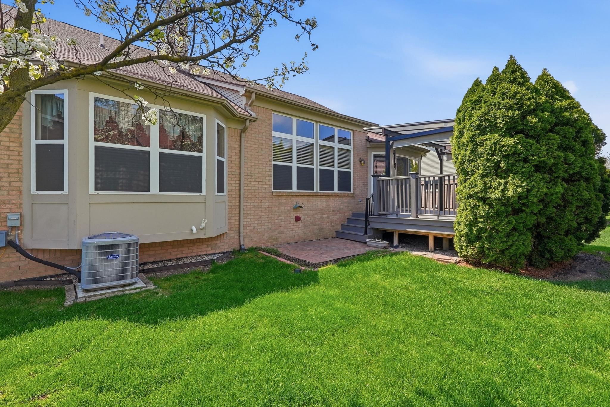 17233 Pond Drive, Clinton Twp, MI 48038 — Photo 31