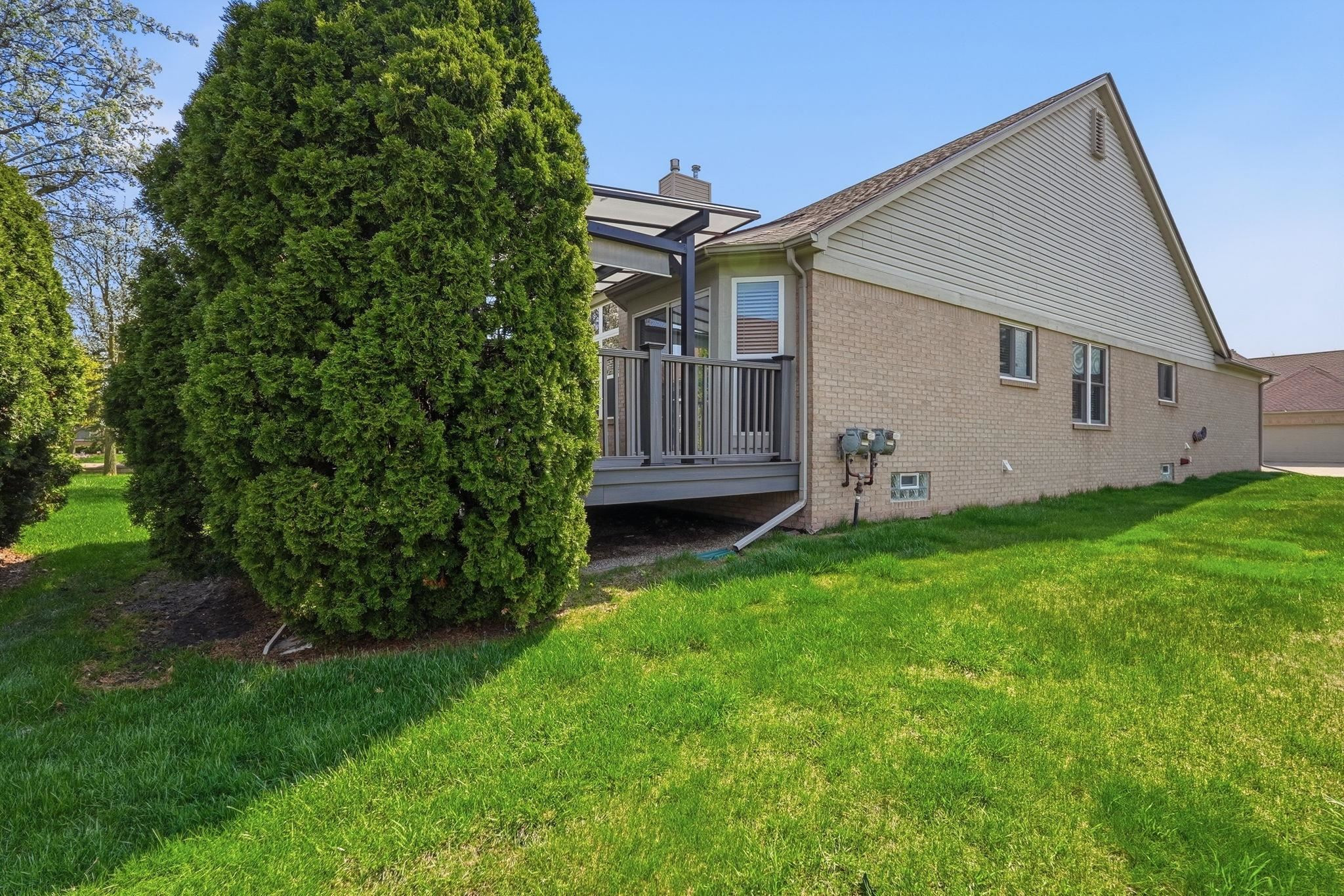 17233 Pond Drive, Clinton Twp, MI 48038 — Photo 32