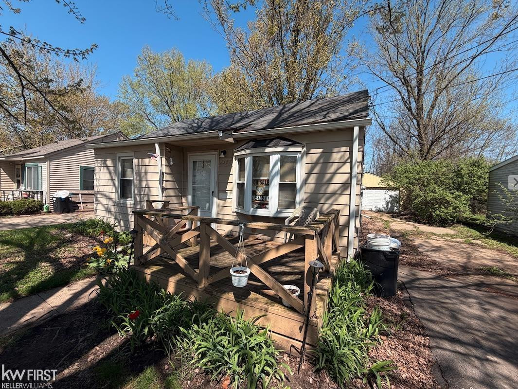 1387 Webber Avenue, Burton, MI 48529 — Photo 2