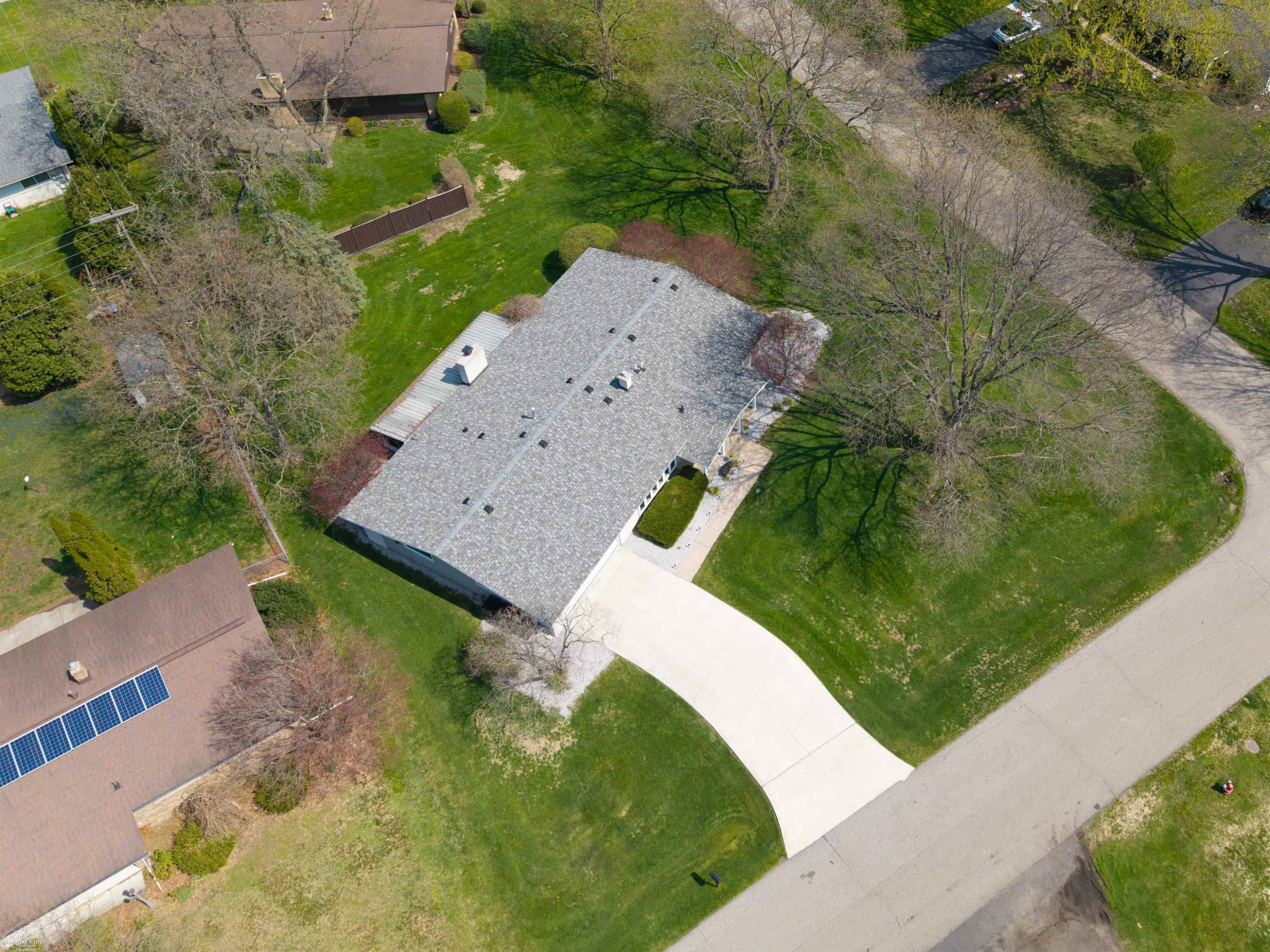 8995 Carriage hill Drive, Shelby Twp, MI 48317 — Photo 2
