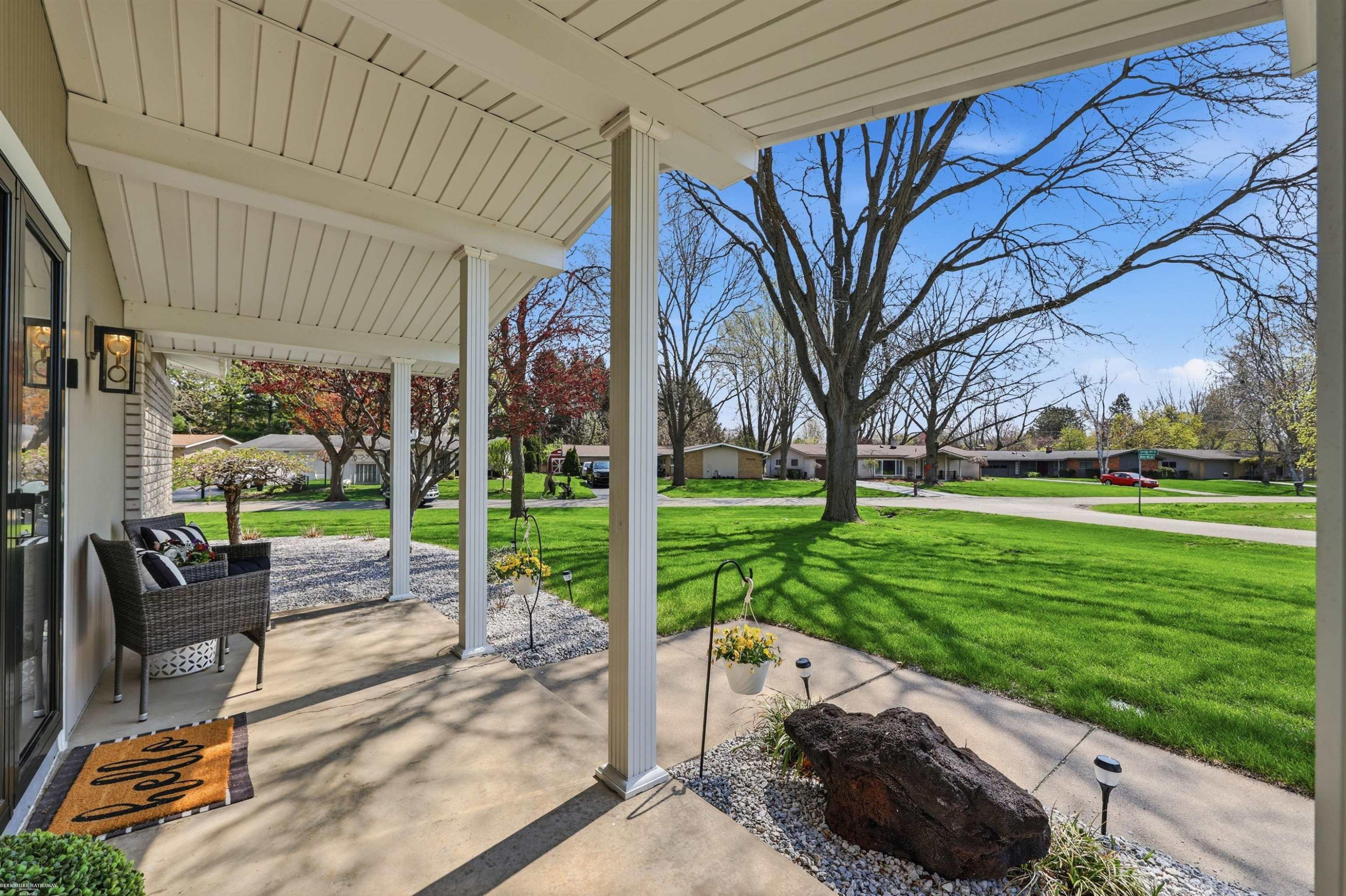 8995 Carriage hill Drive, Shelby Twp, MI 48317 — Photo 4